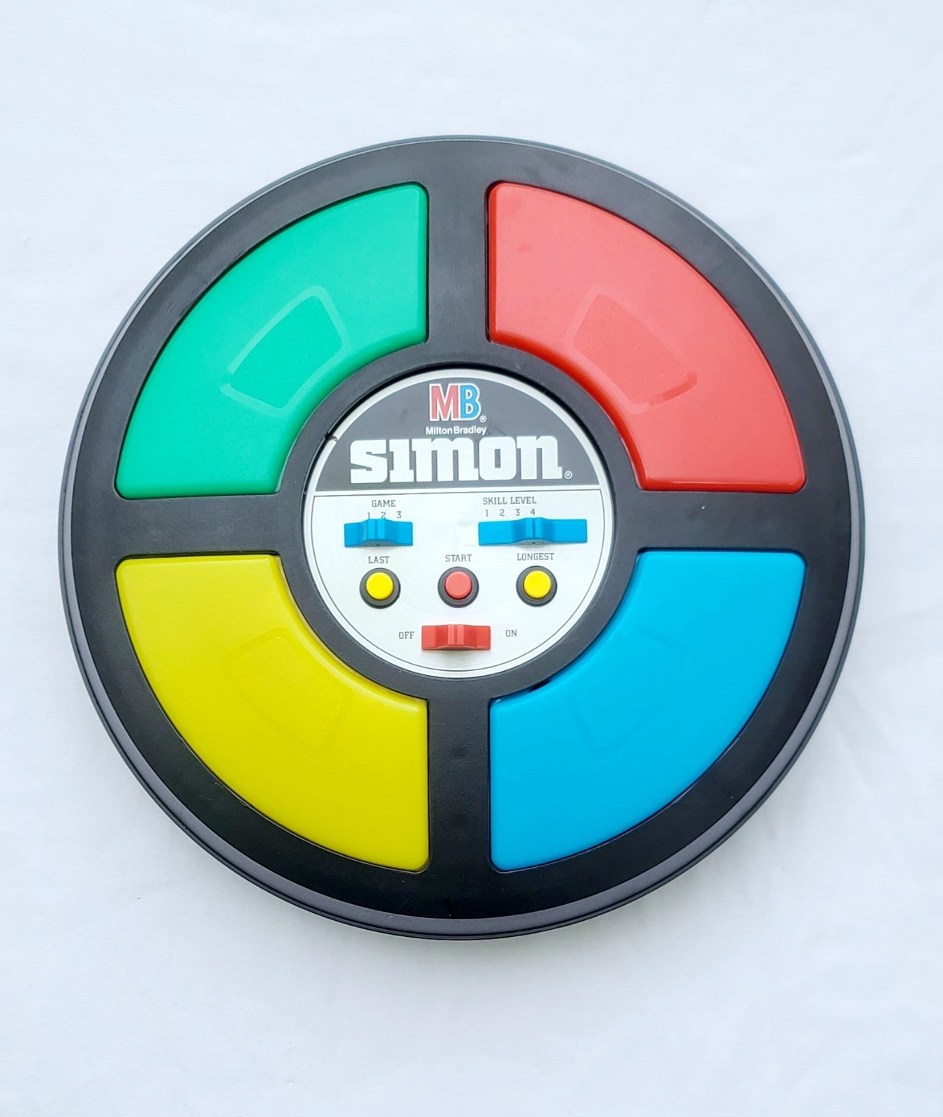 Vintage 1978 Milton Bradley MB Simon Says Electronic Game Classic. Works