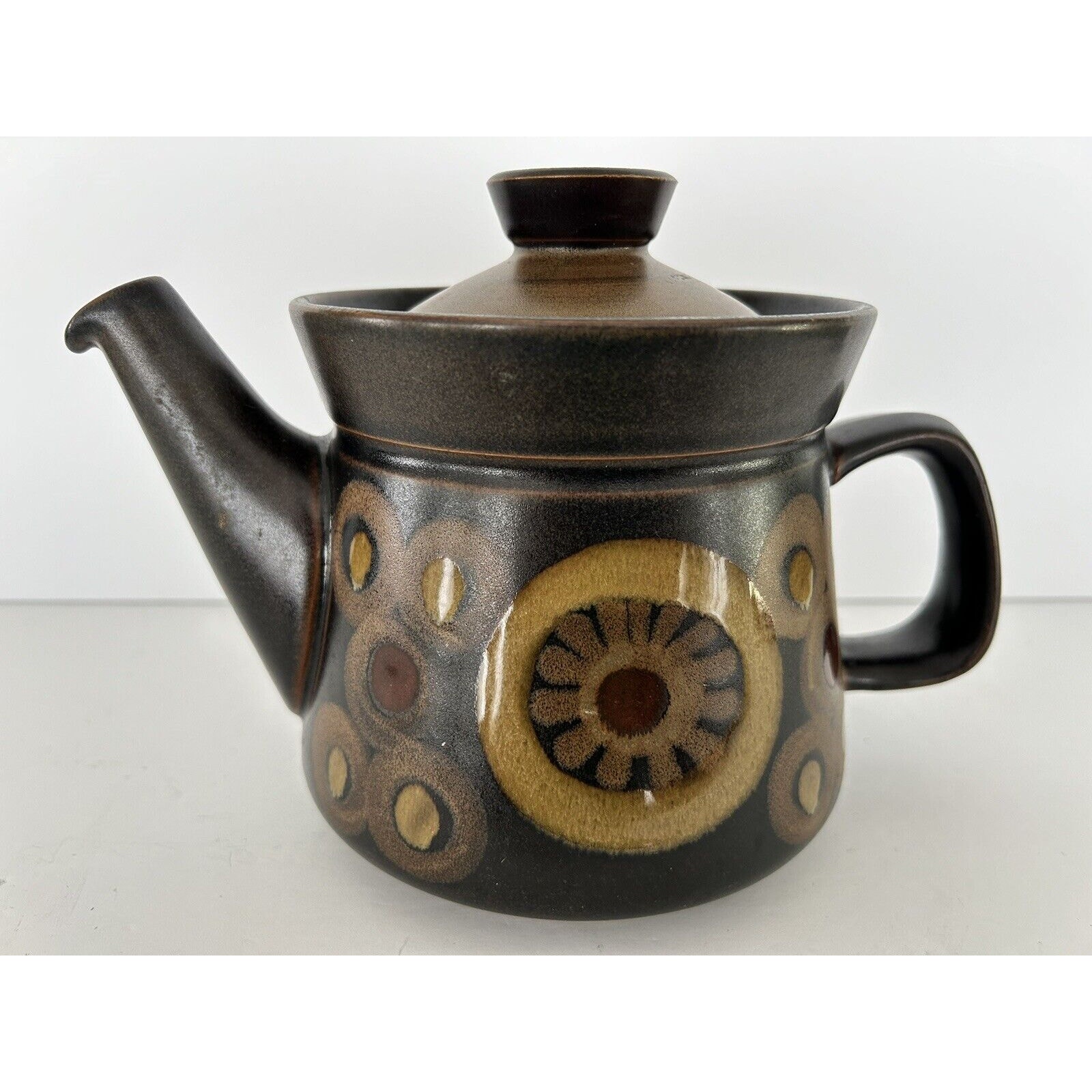 Denby Arabesque Samarkand, Pottery. Made in England, TEAPOT, MCM 6 1/4 tall.