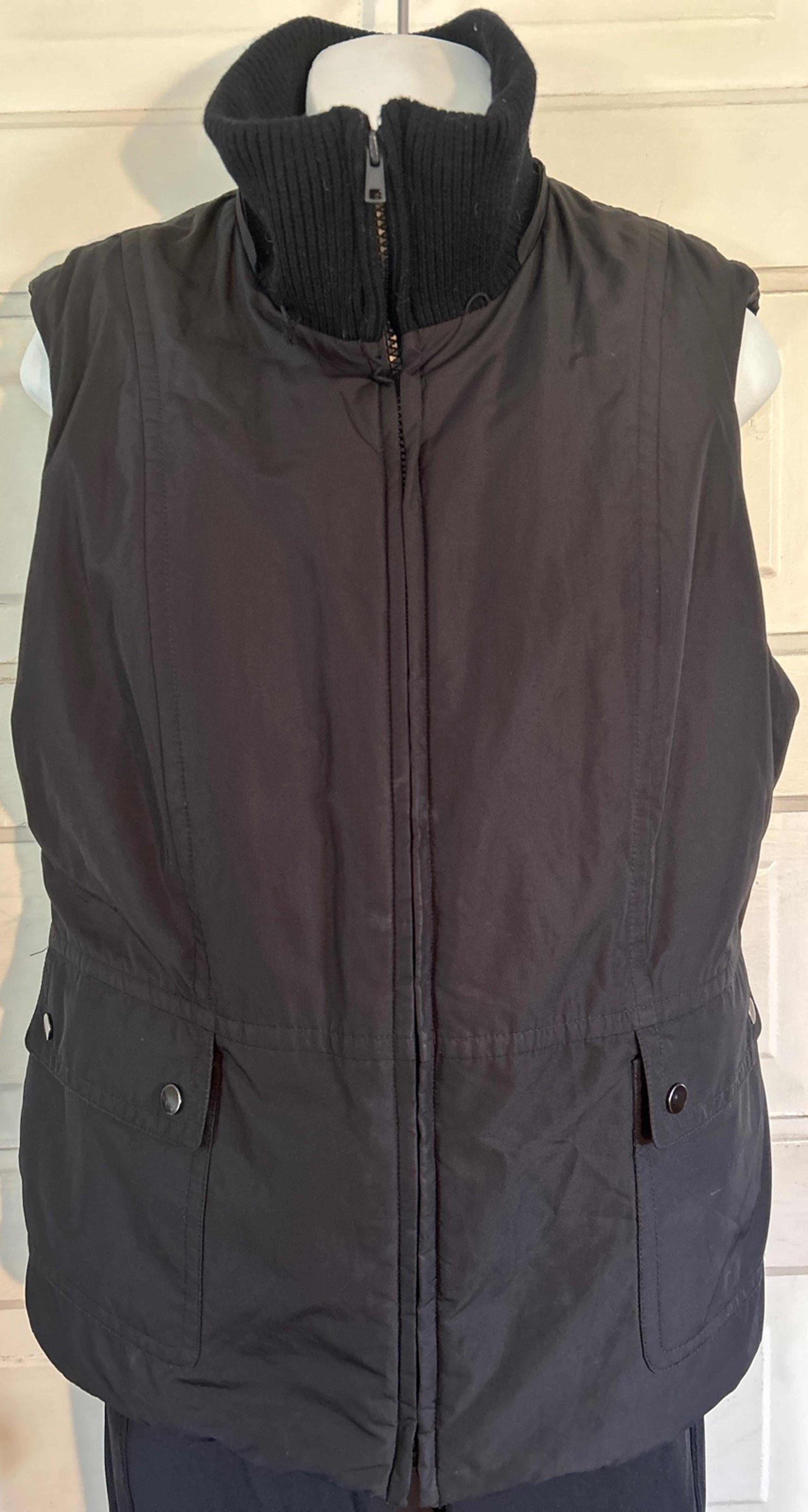 NWOT Ann Taylor Fur Lined Black Vest with Pockets. Size medium