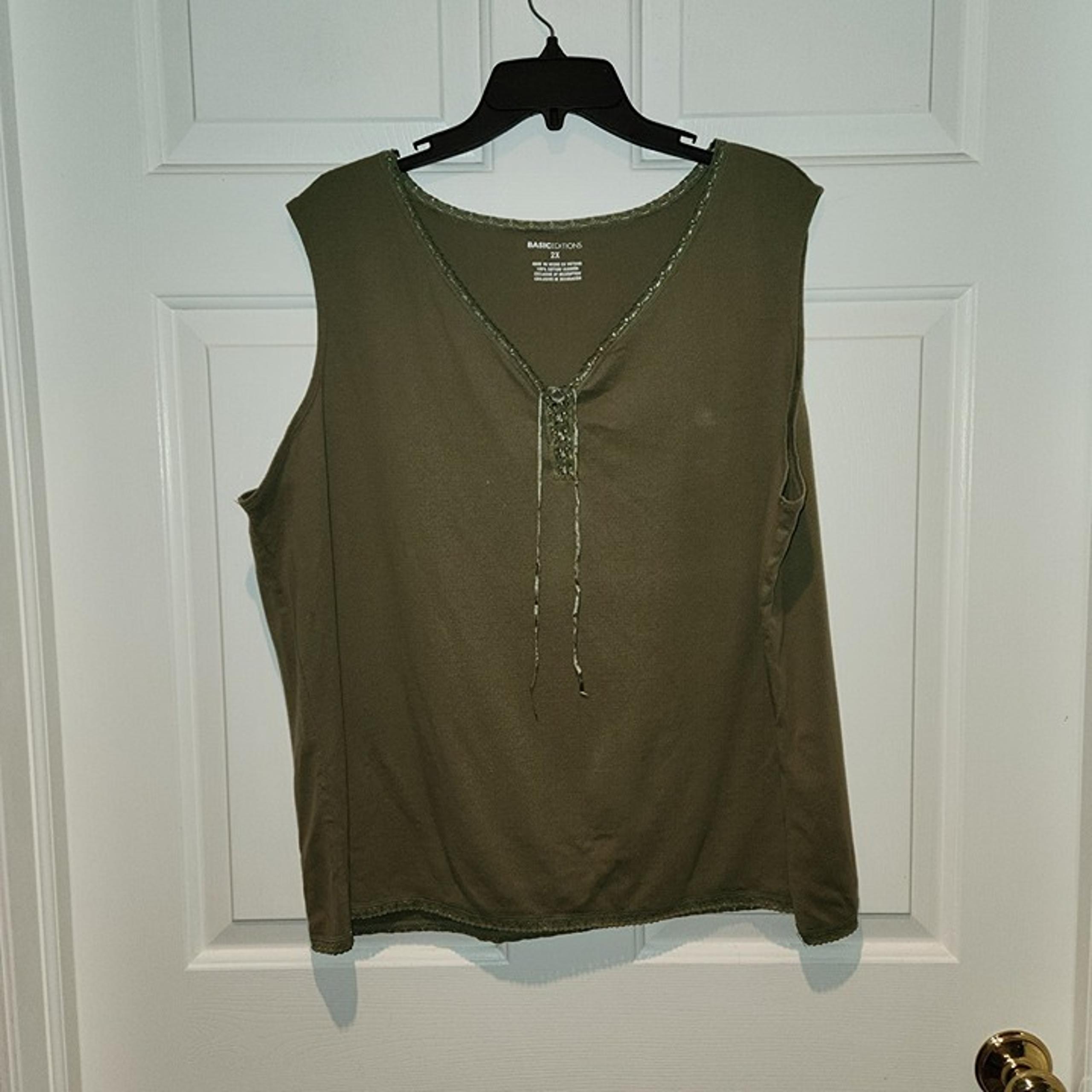 Women's sz 2X Green Sleeveless Tank Top Shirt by Basic Editions