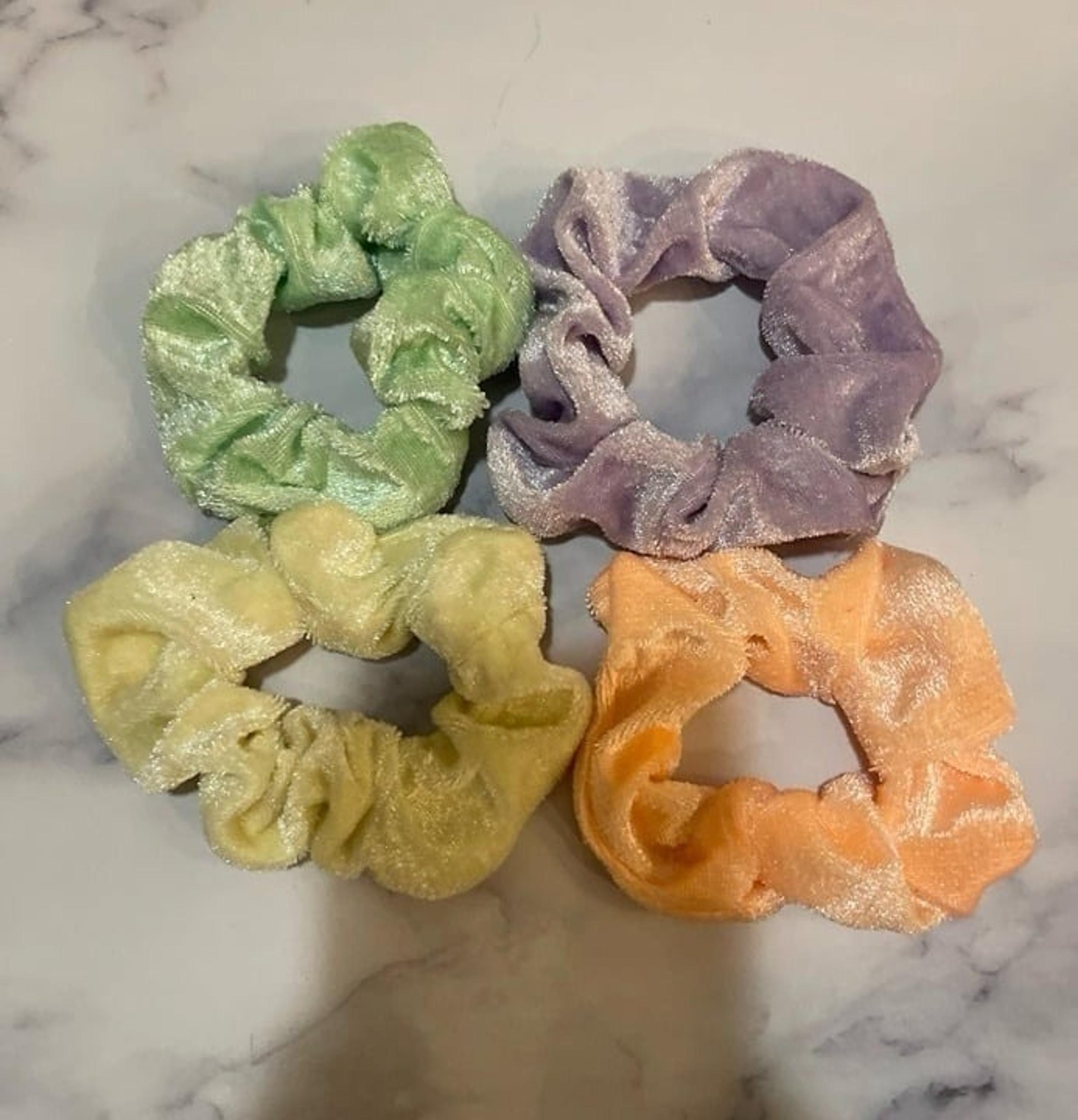 Set of 4 pastel scrunchies NWT