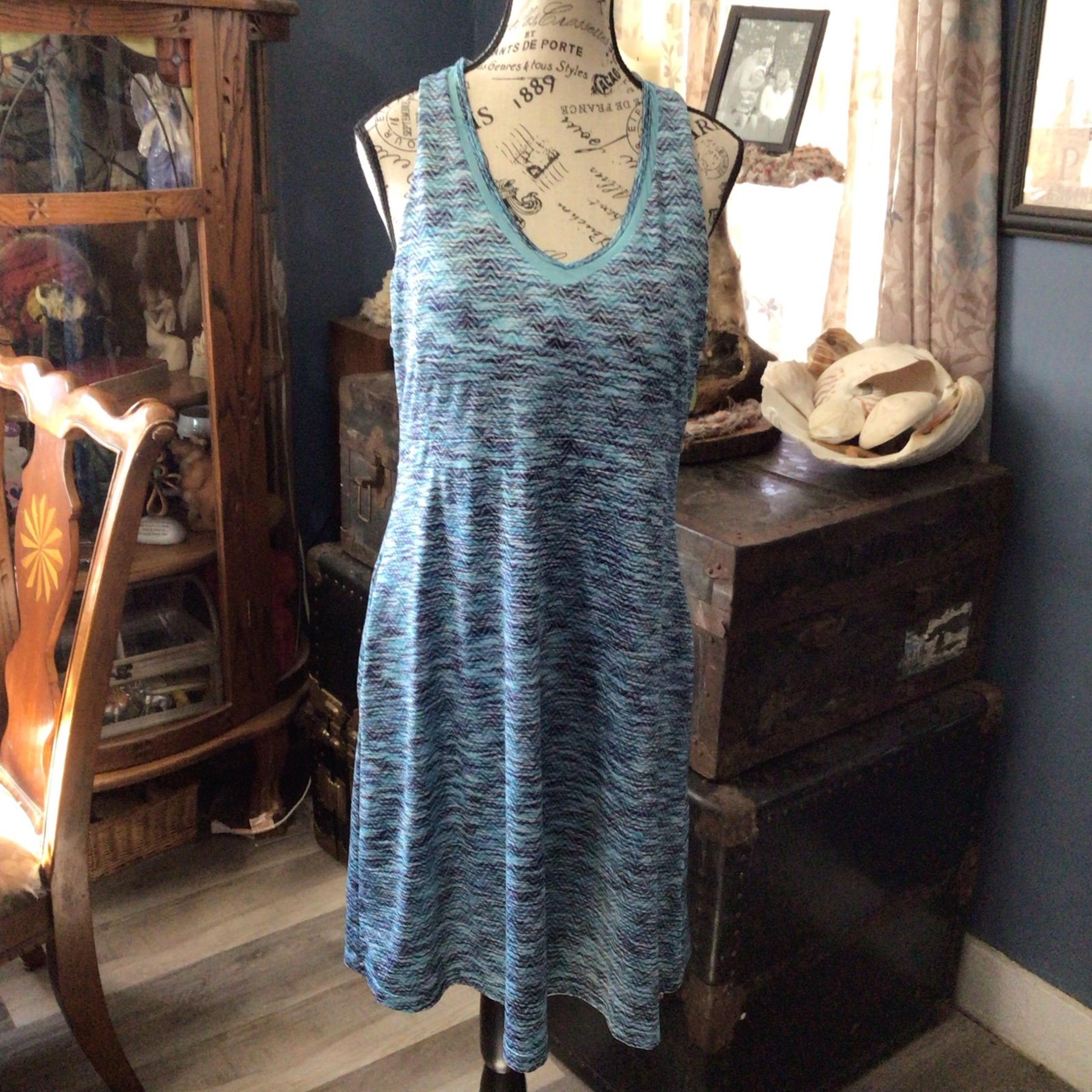 Ladies MPG Athletic Style Dress
Size XL