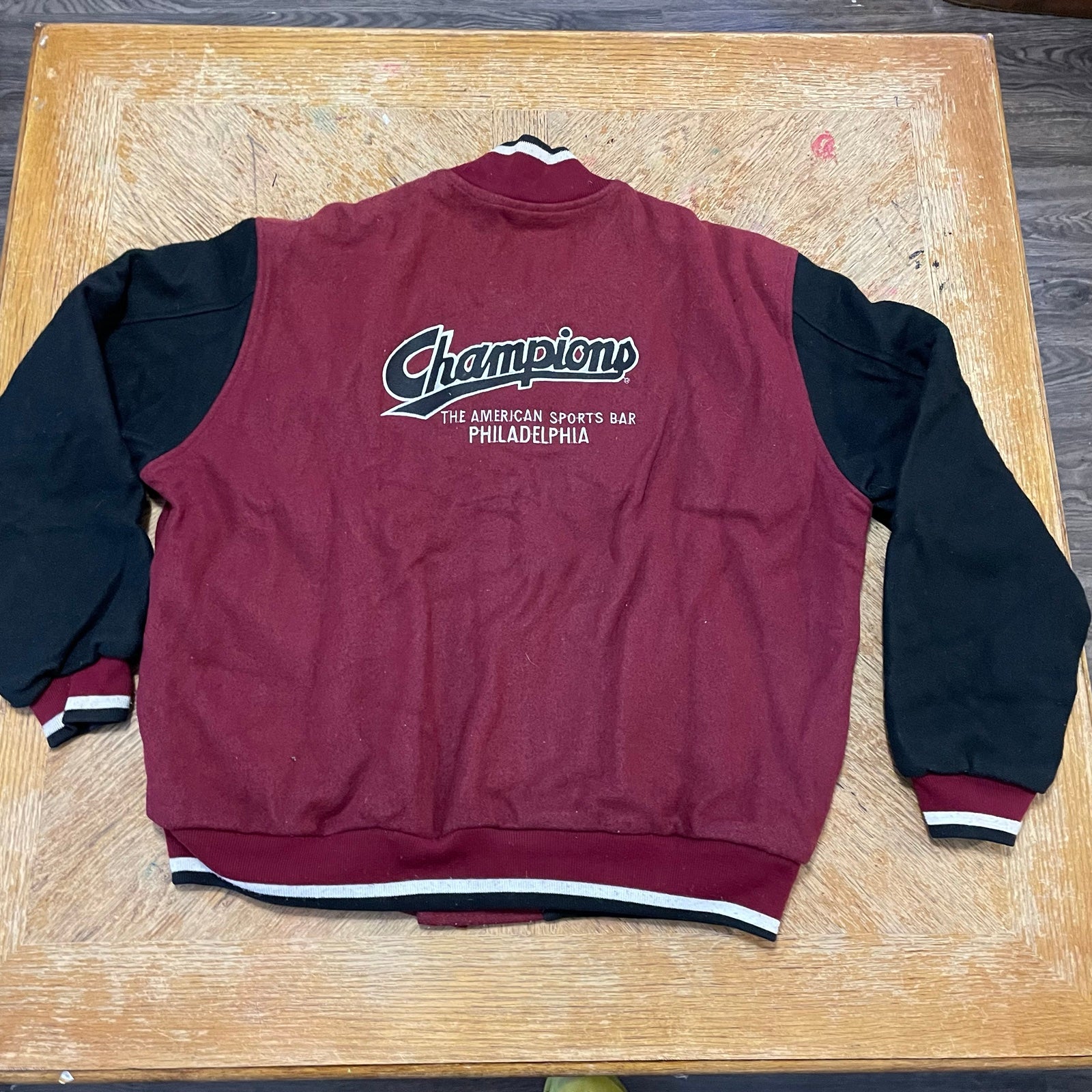 Vintage 1980’s -1990’s “Champions The American Sports Bar” Auburn SportswearWool
