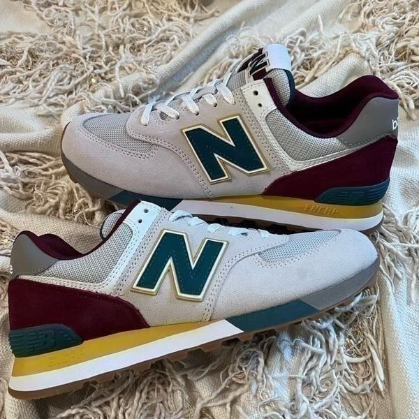 NEW BALANCE 574 Grey Burgundy Teal Yellow Men’s Size 8.5 US NWOB