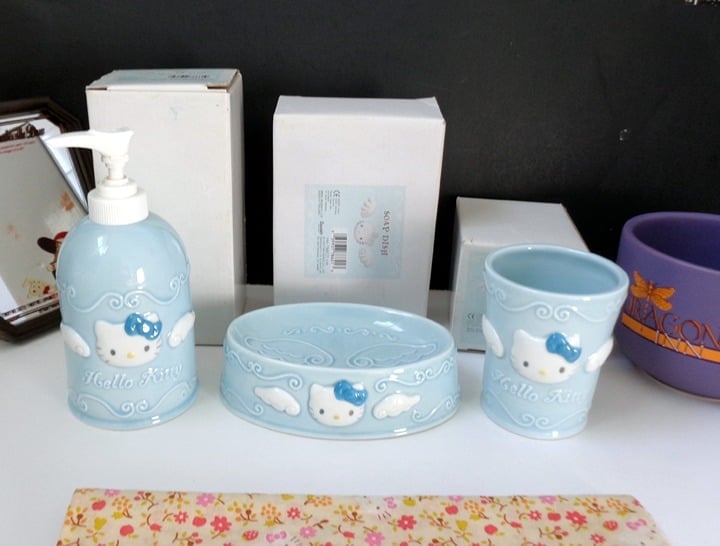 Sanrio 1999 Vintage Hello Kitty Angel Bathroom Cup Soap Dish Pump Bottle Set New