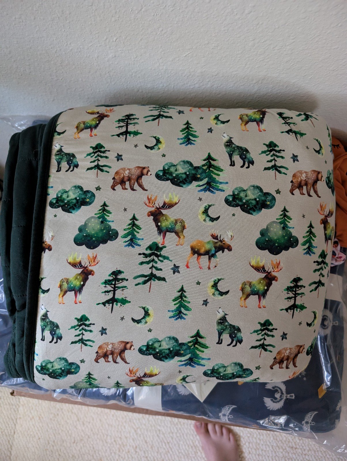The Sleepy Sloth woodland nights adult blanket