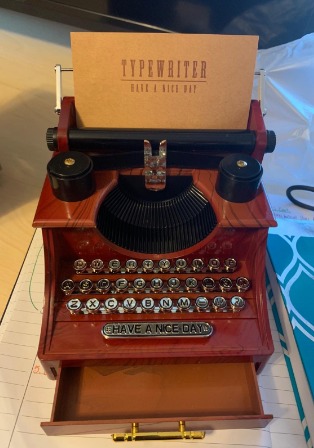 New Vintage Typewriter Music Box for Home/Office/Study Room Décor Decoration