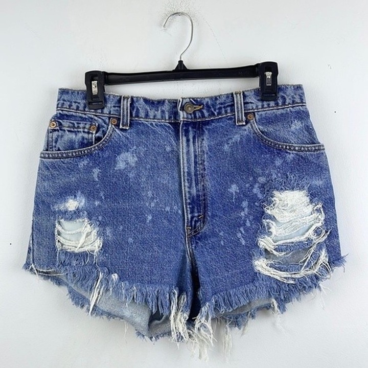 Vintage Levi's Cut Off Distressed Shorts 550s Size 30