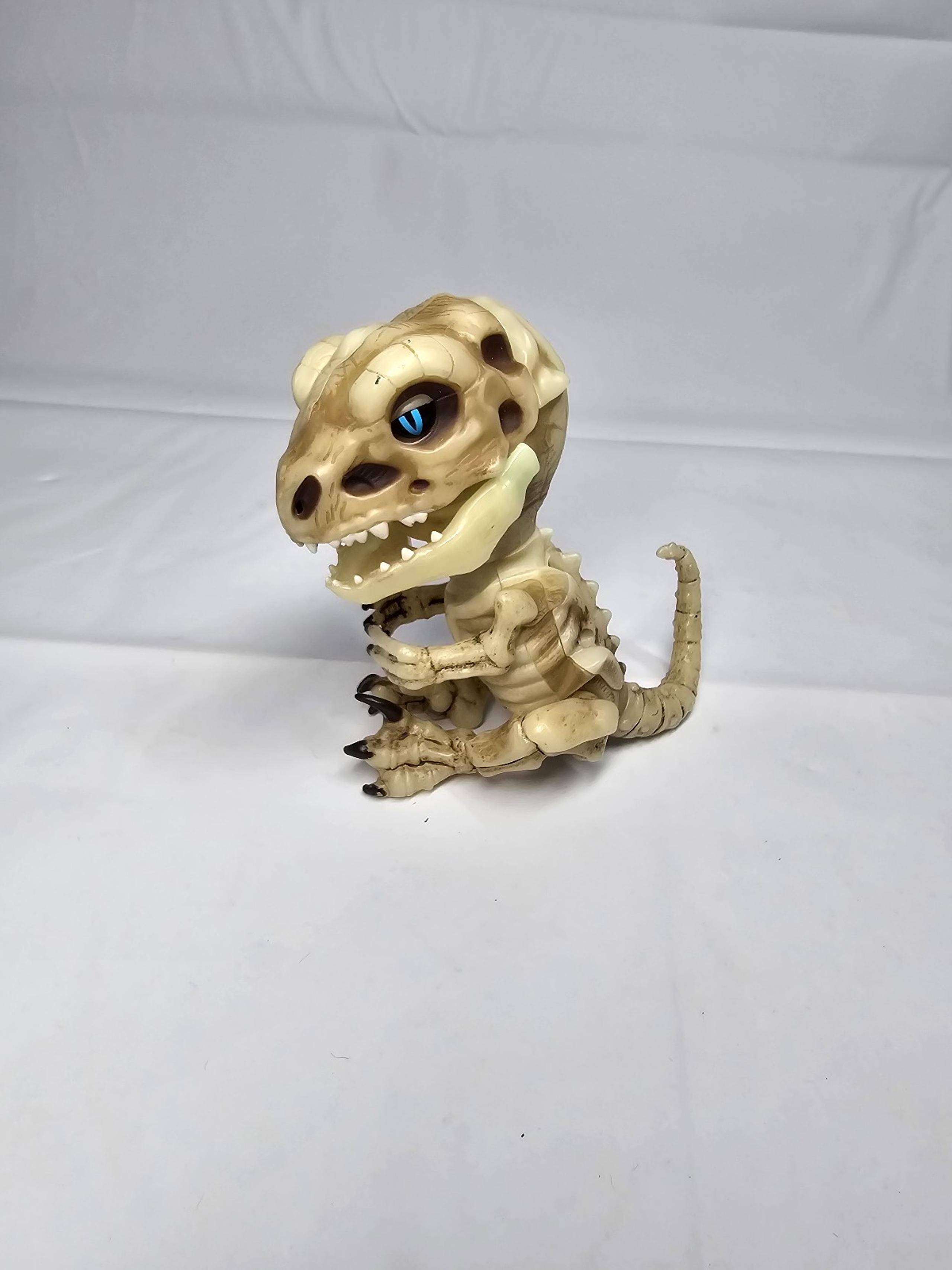 Wowwee Fingerlings Untamed Raptor Bonehead Doom