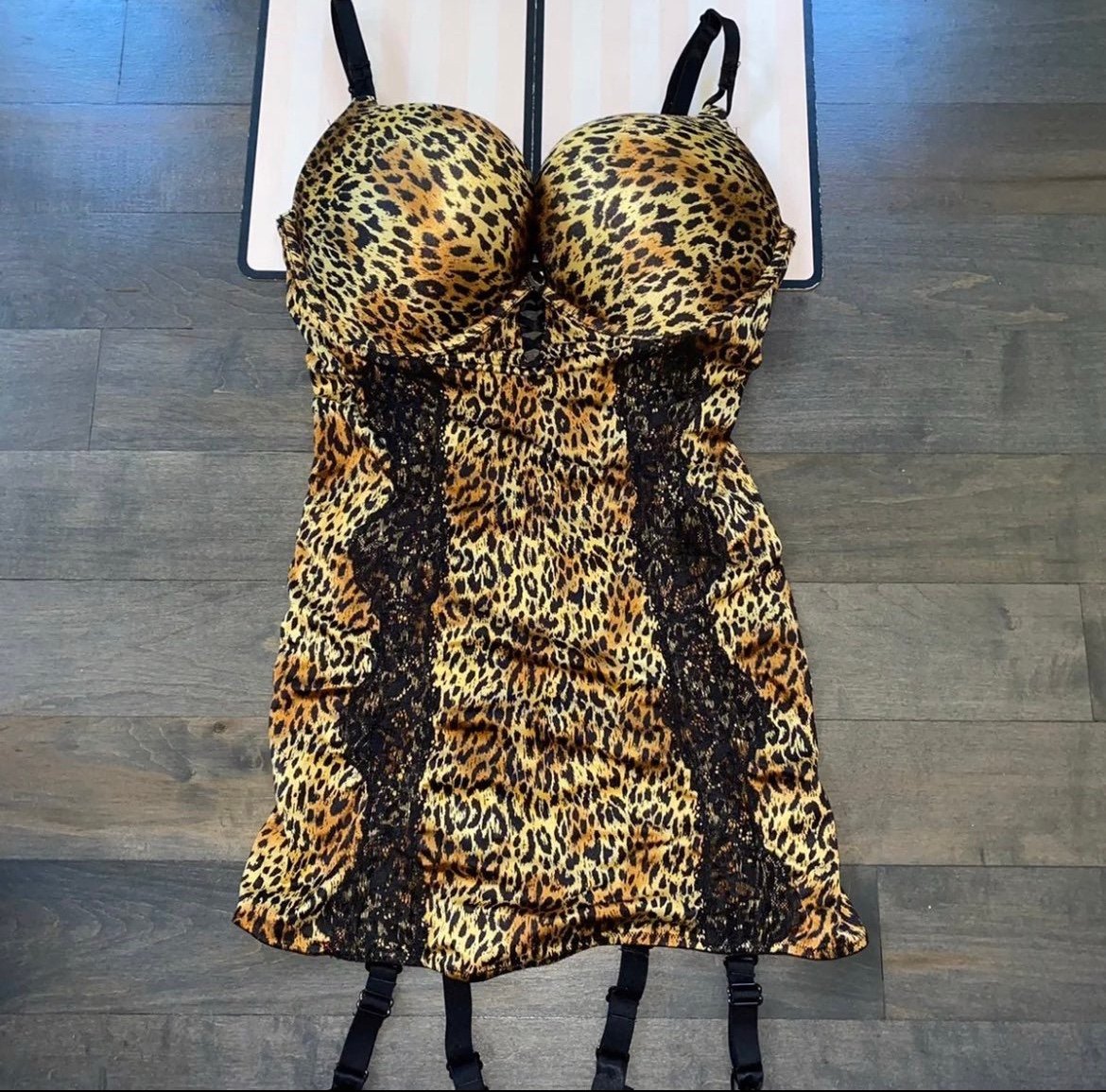 Victoria's Secret 34C bombshell miraculous adds 2 cups super push up lingerie