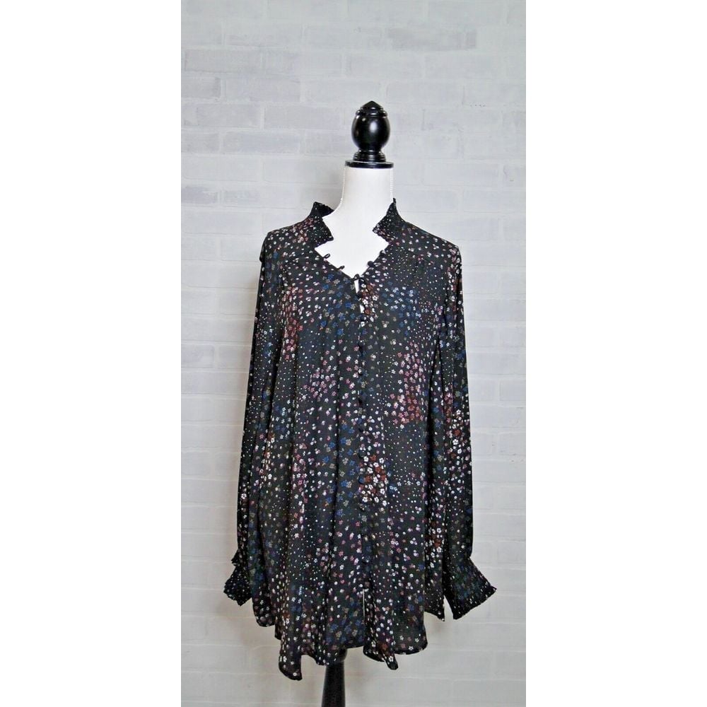 Torrid Georgette Button Front Smocked Collar Black Floral Blouse Size 6 NWT