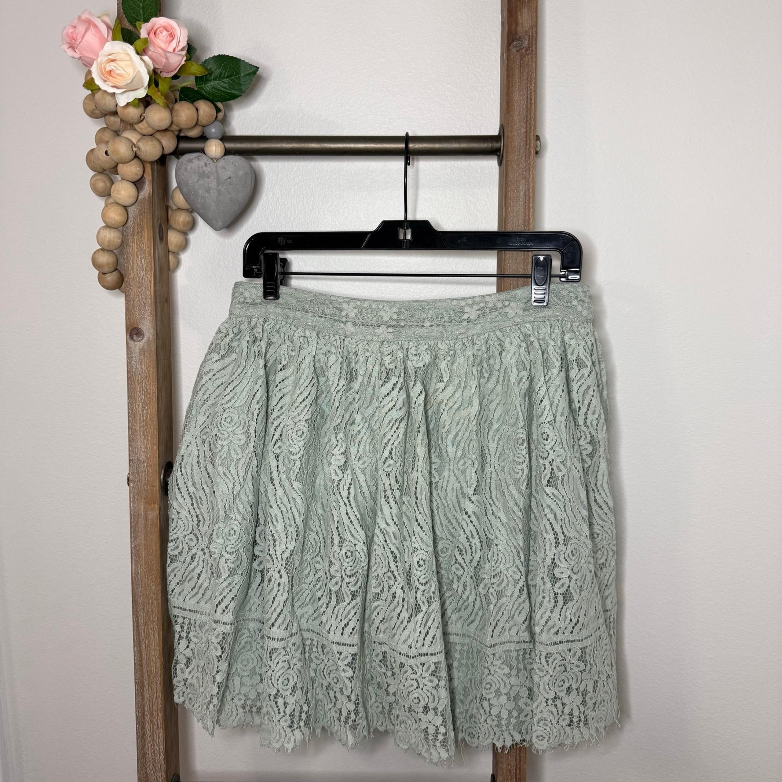 Xhilaration A Line Eyelash Lace Mini Skirt Size Medium