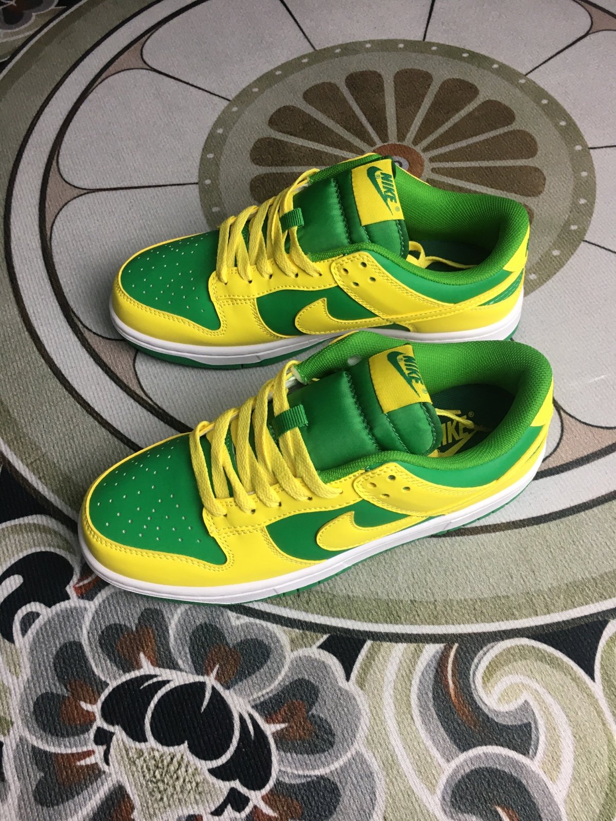 Runningshoes dunk low retro BTTYS women size 8.5 sneakers