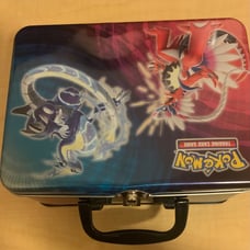 Pokemon lunchbox tin and 100 cards