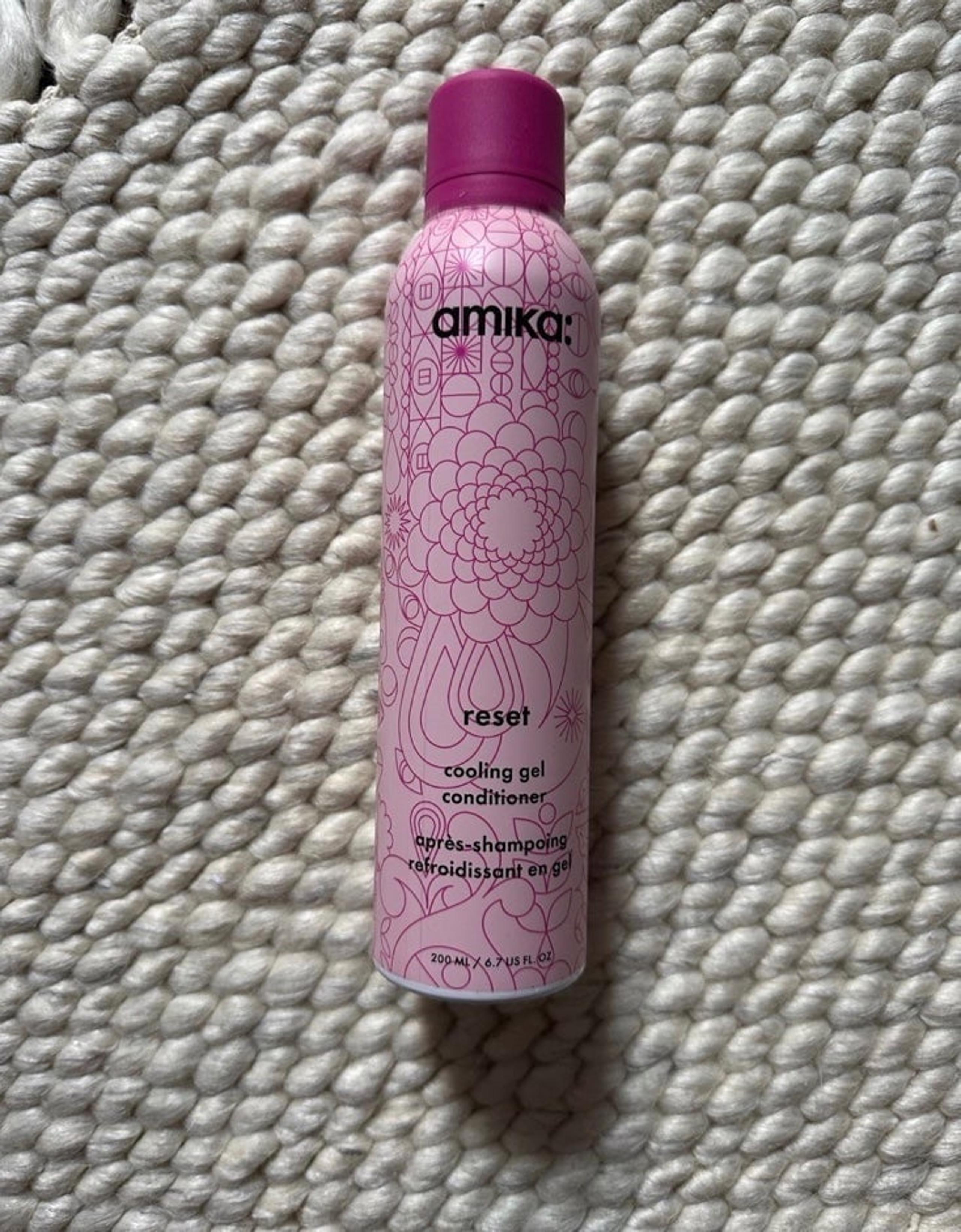New AMIKA reset cooling gel hair conditioner 6.7 Oz 200 ml Full Size Price FIRM!