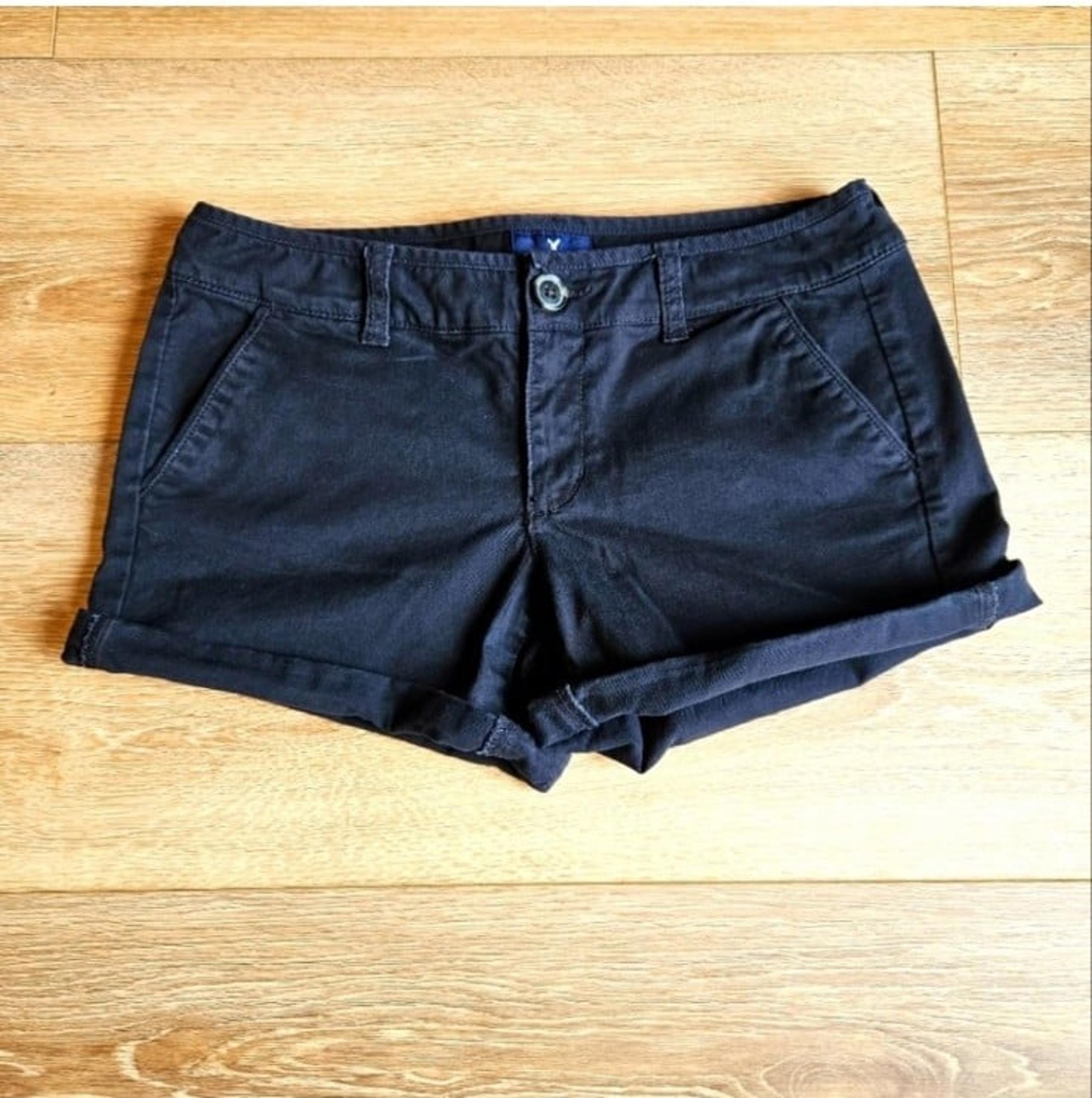 Women's American Eagle Midi Stretch Black Shorts Chino Shorts | Size 4
