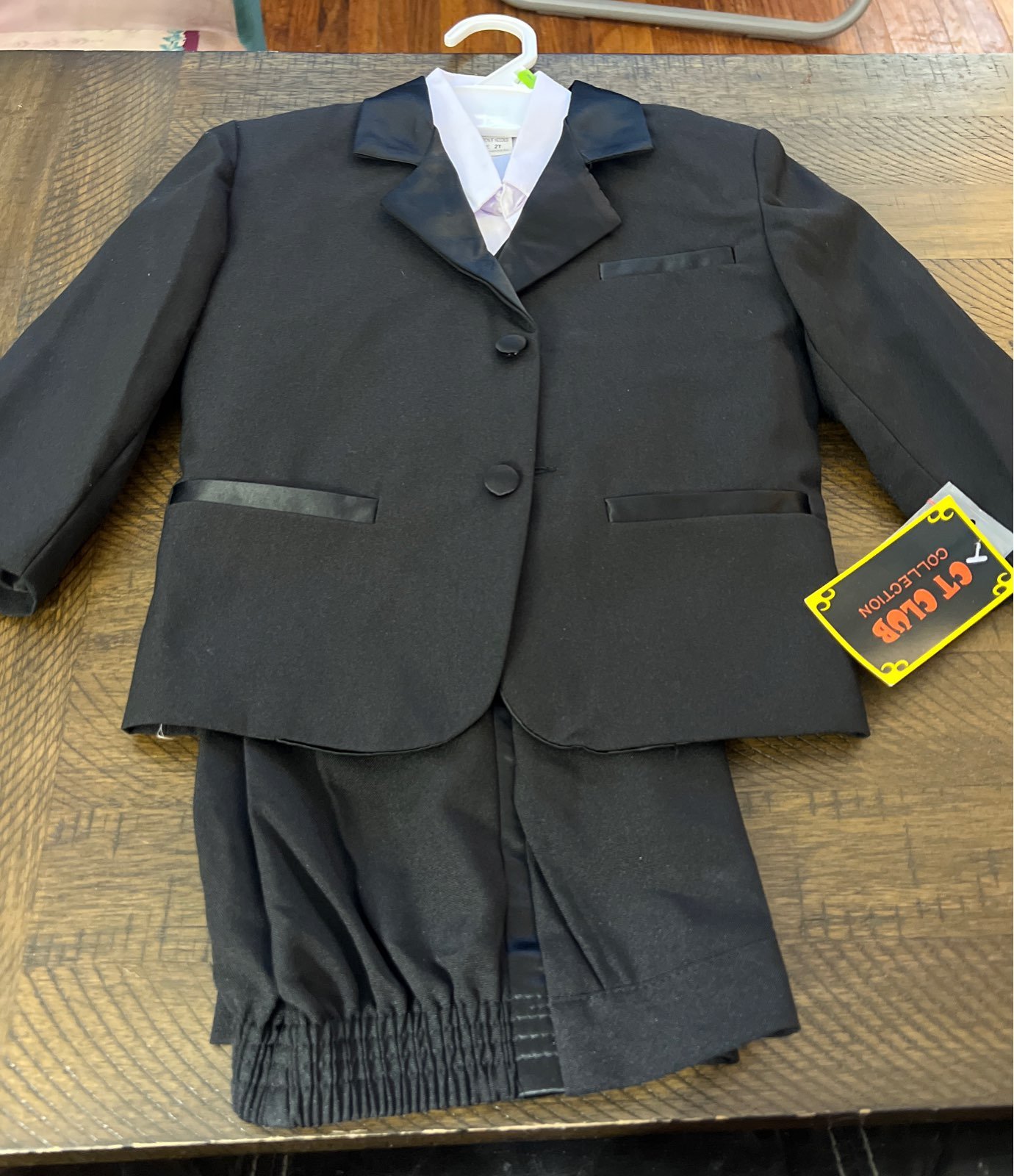 Boys Tuxedo Size 2T NWT
