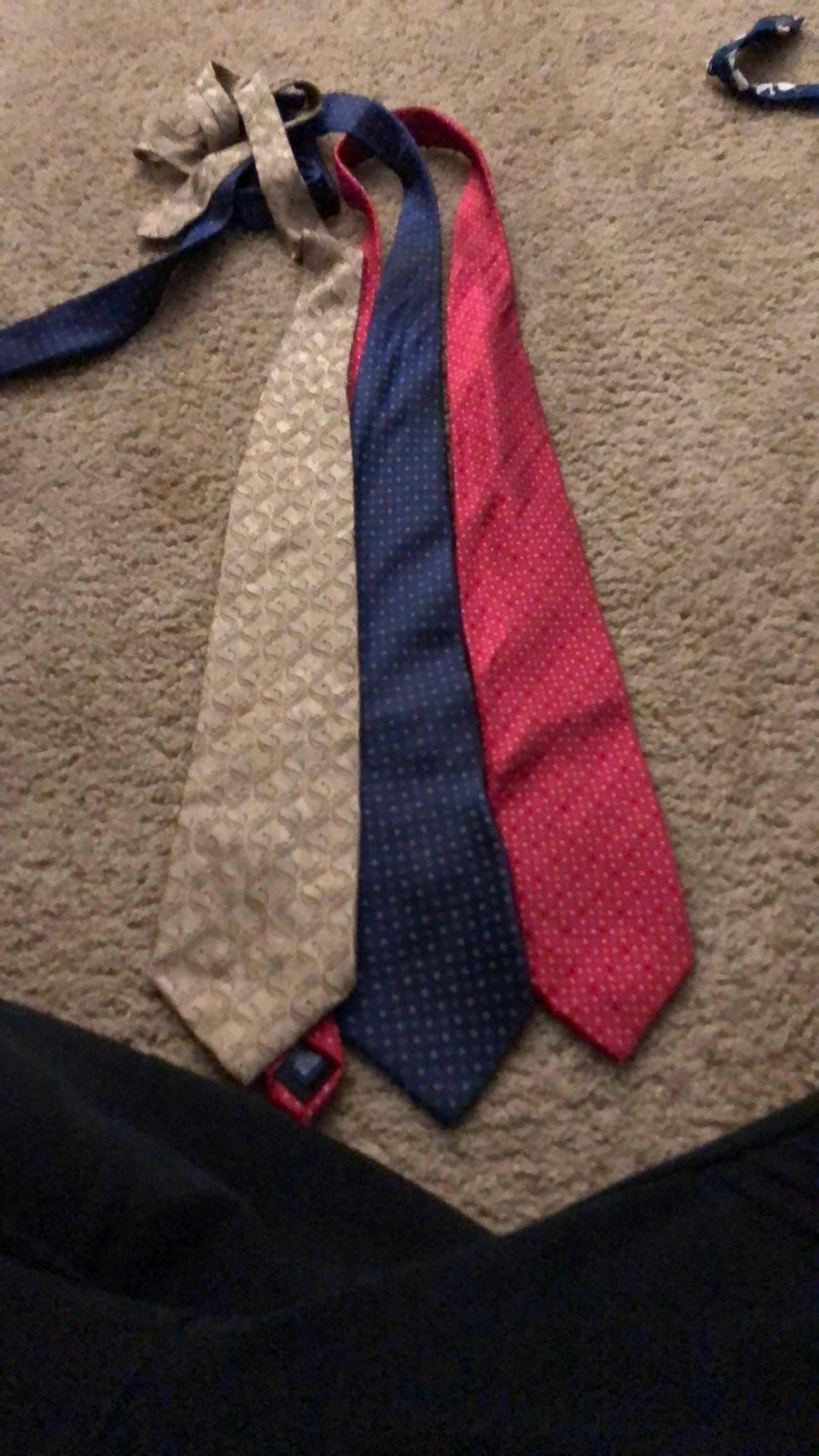 Mens 3 Bill Blass Silk Ties