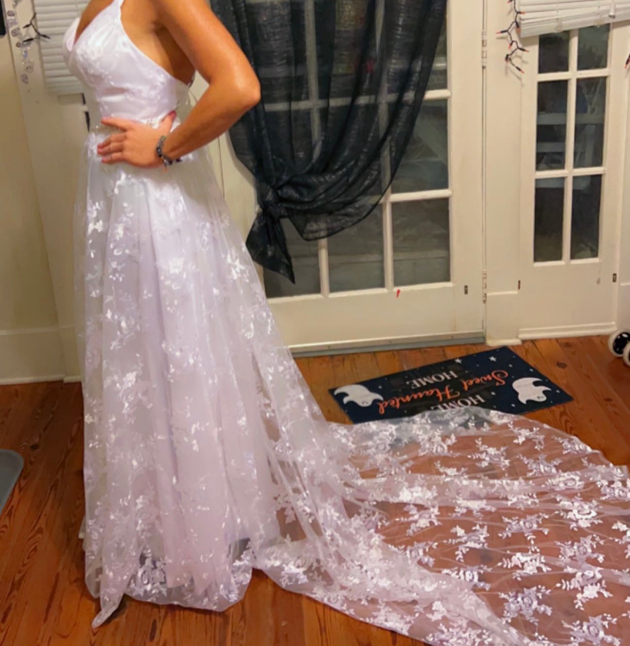 White lace dress long train size 8