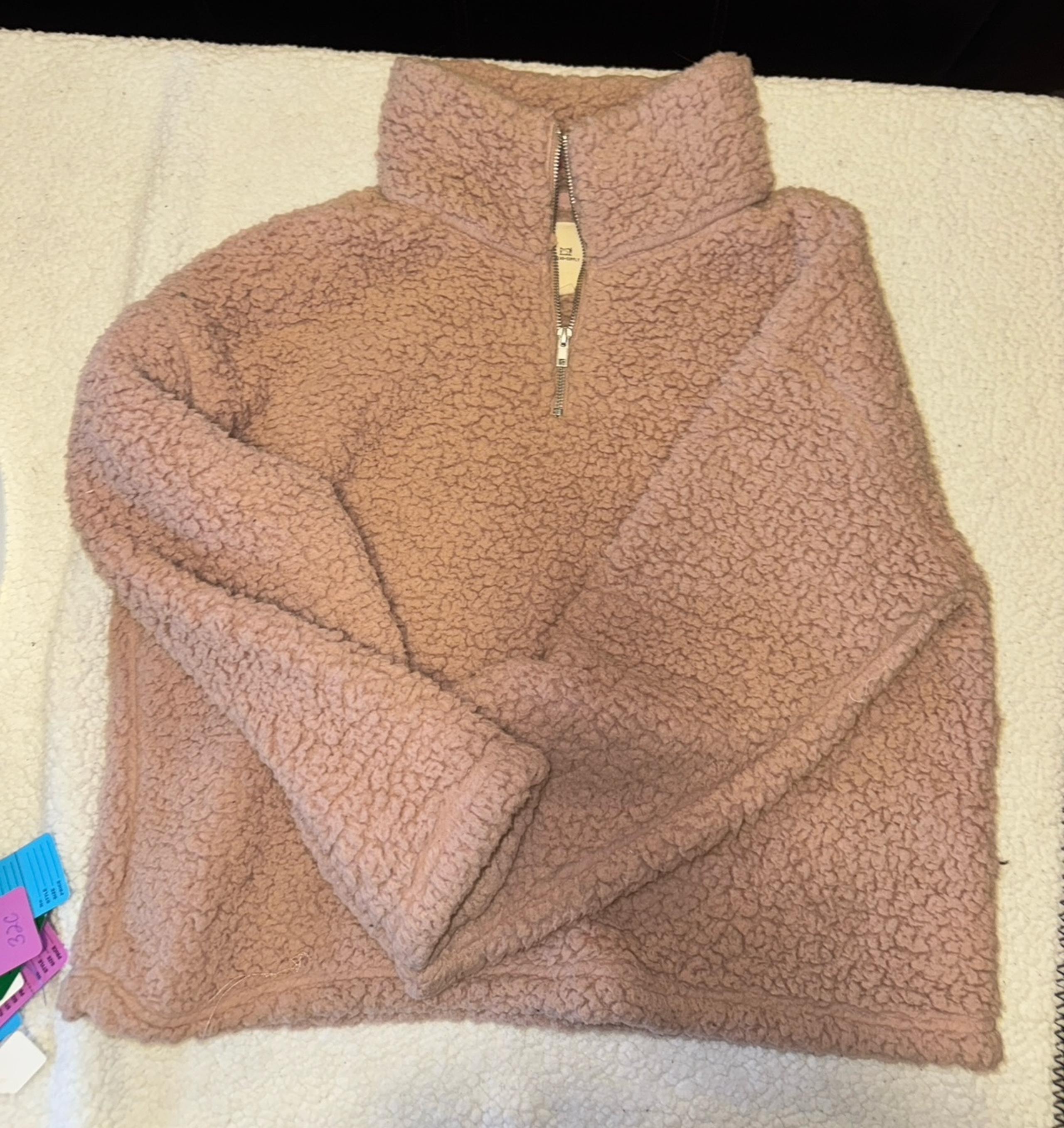 Women’s thread supply! Sherpa sweater/pullover  size medium! Pink!