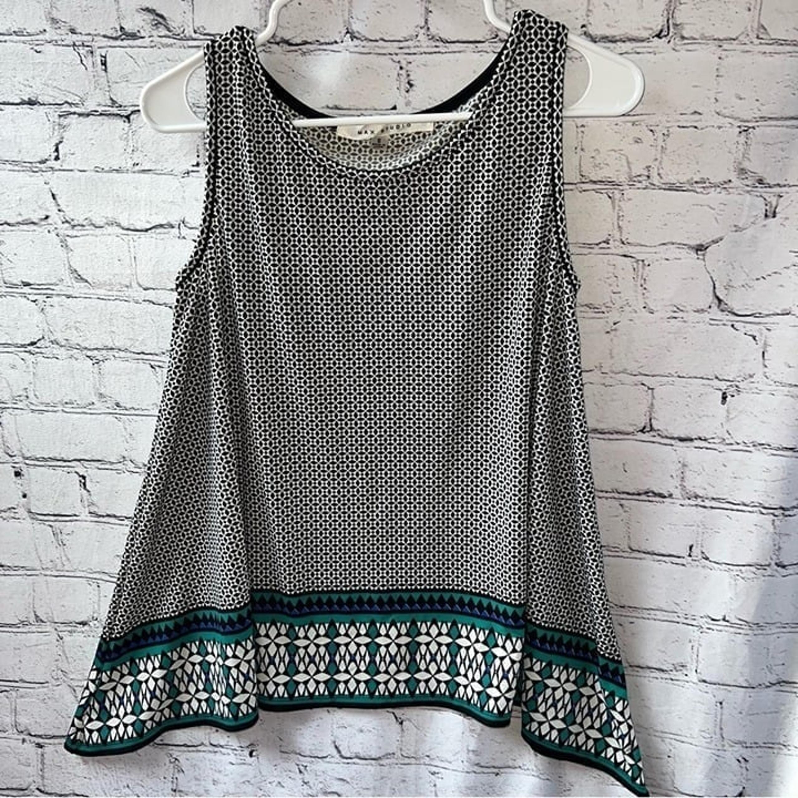 Max Studio Women’s Geometric Black and Green Tunic Style Business Casual Blouse