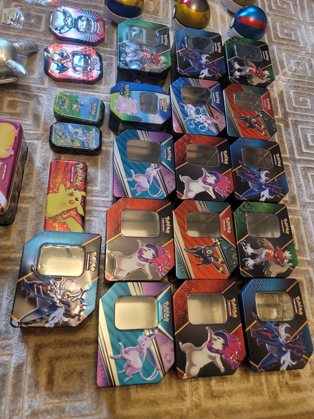 Pokemon Tin Set of 19