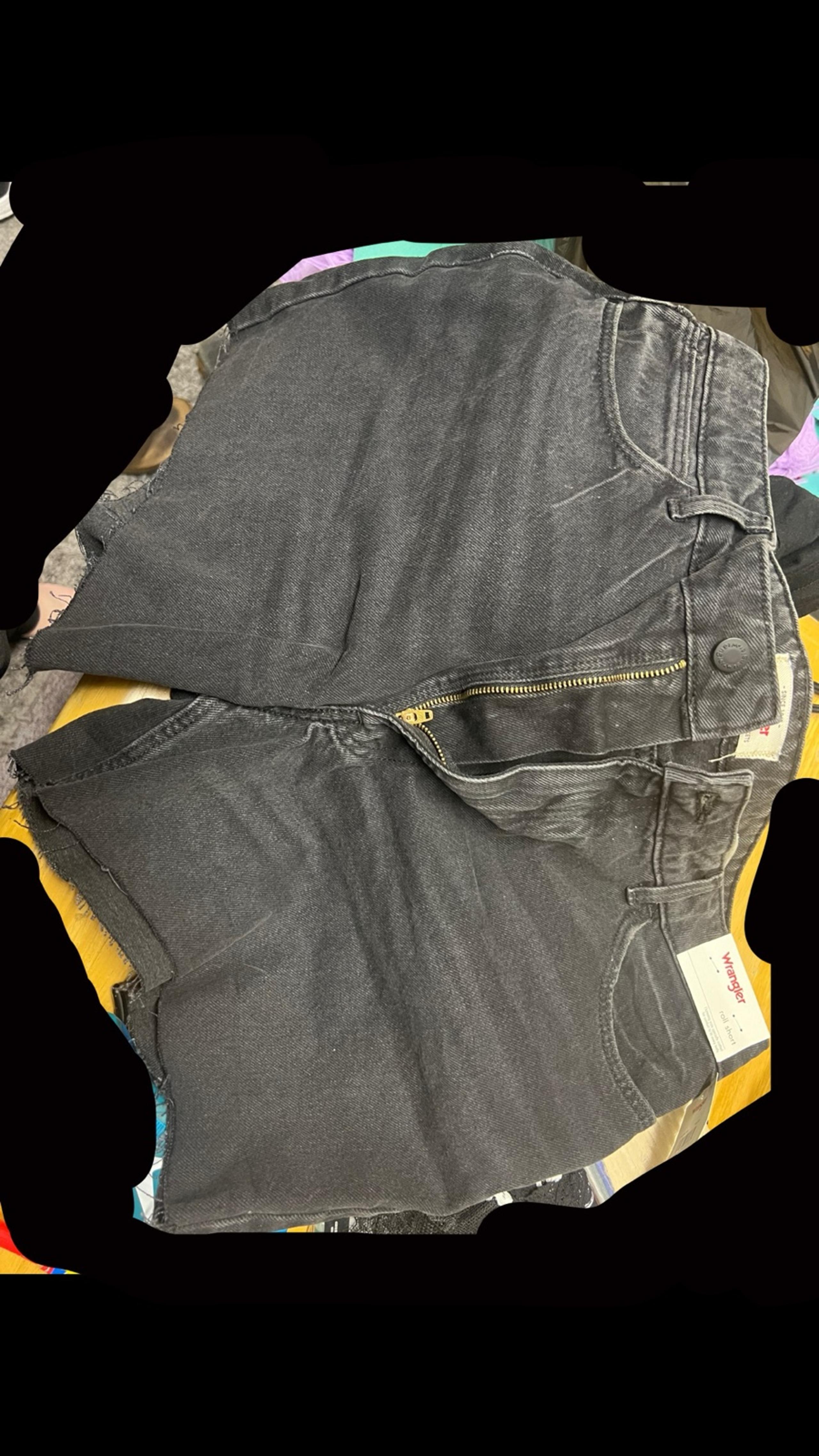Women’s Wrangler black jean shorts size 16