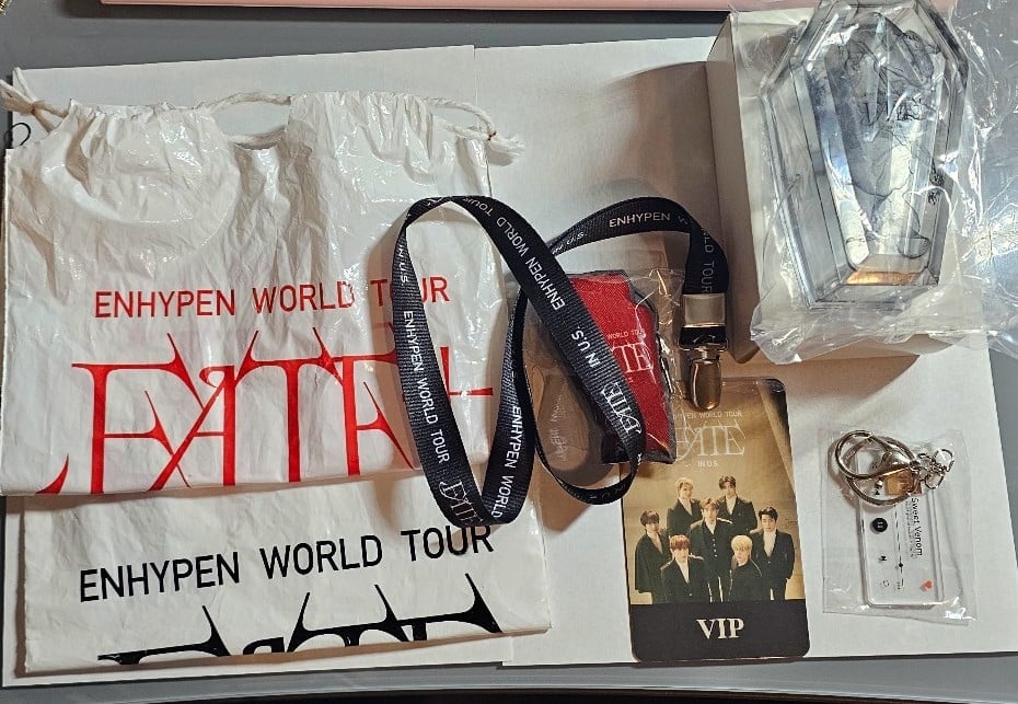 enhypen merch