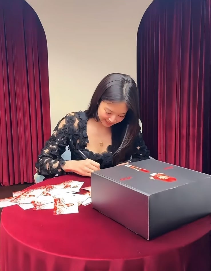Jennie signed album Sealed Ruby CD