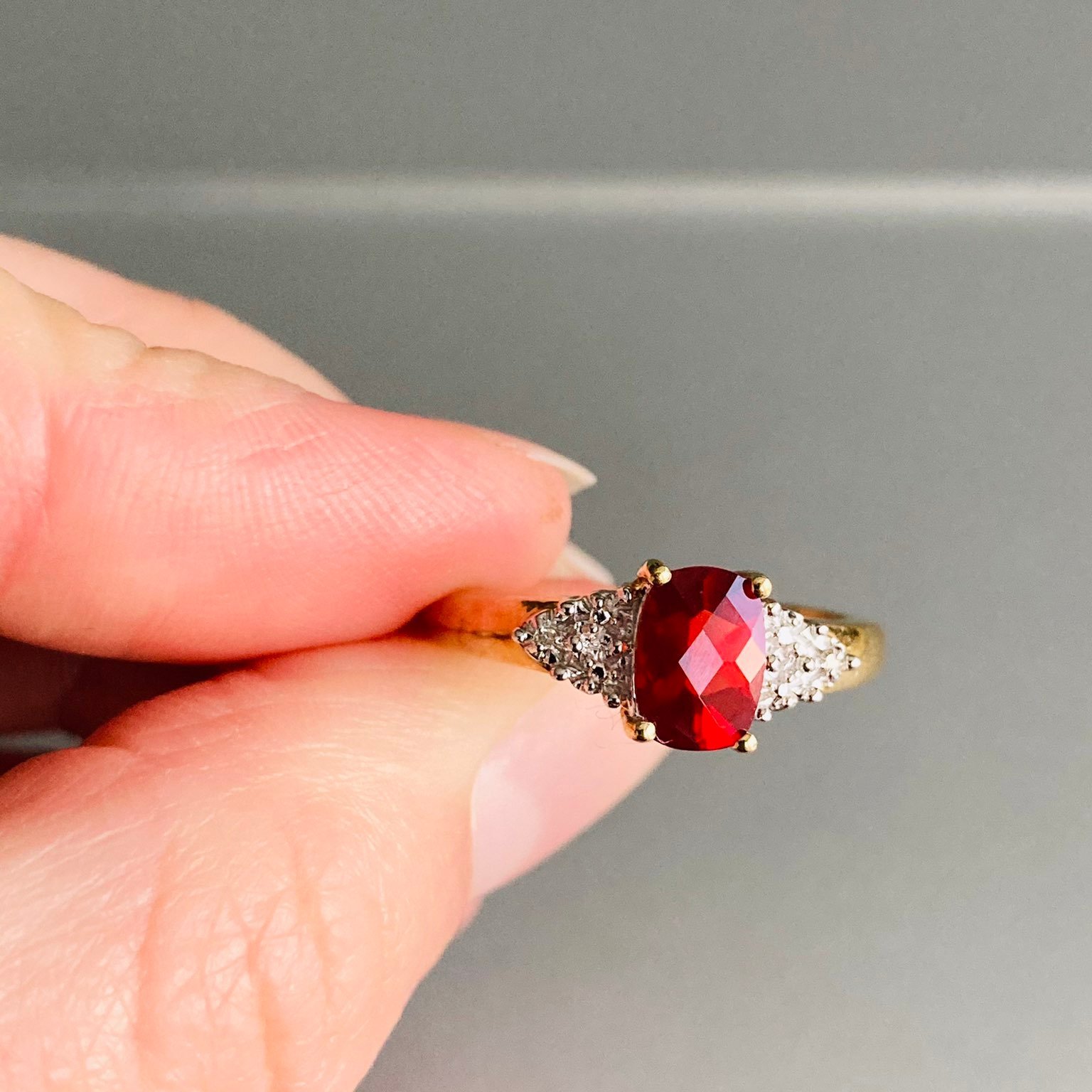 10K Gold Faceted Garnet & Diamond Ring