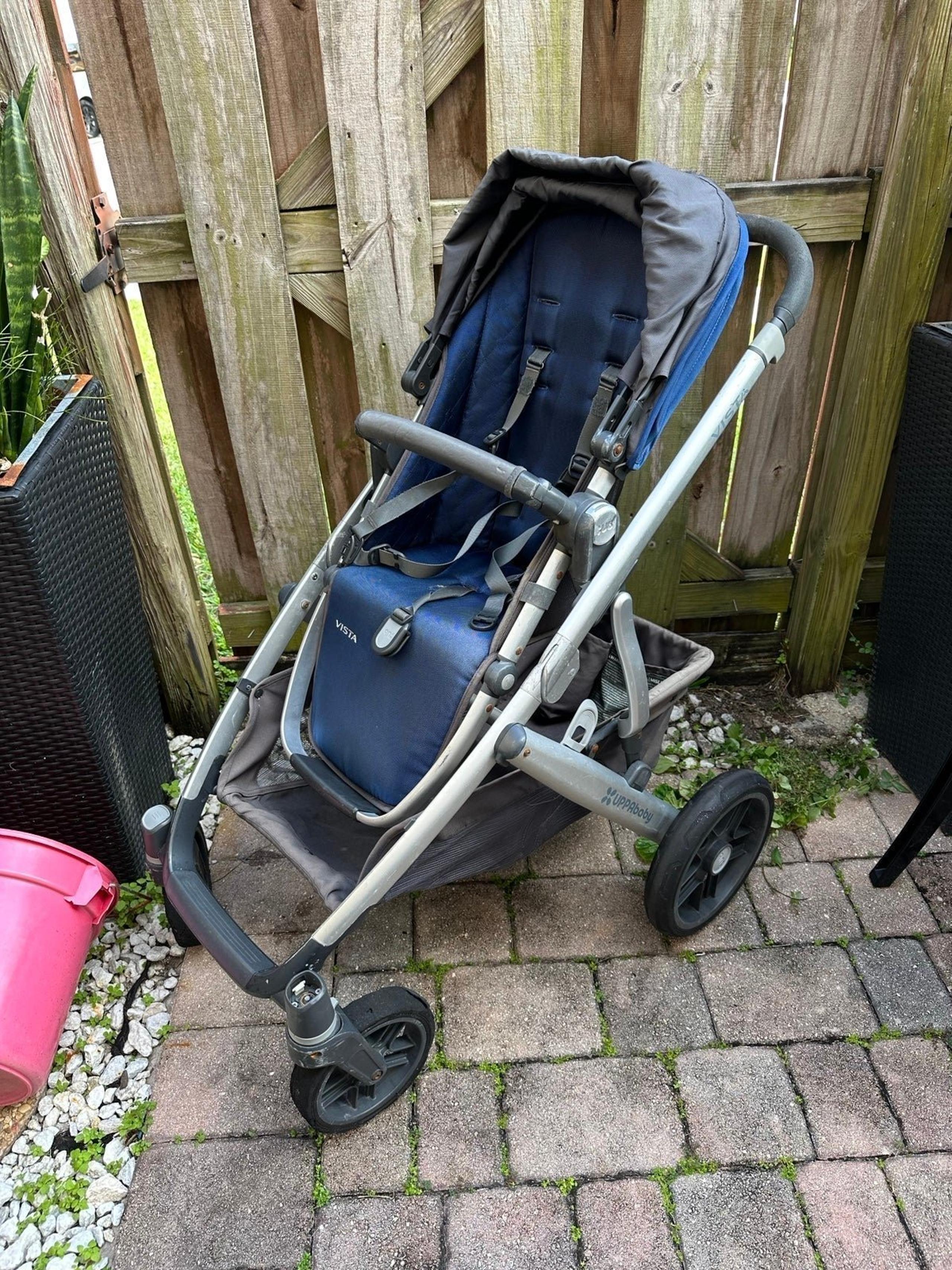 UPPAbaby vista v1 stroller