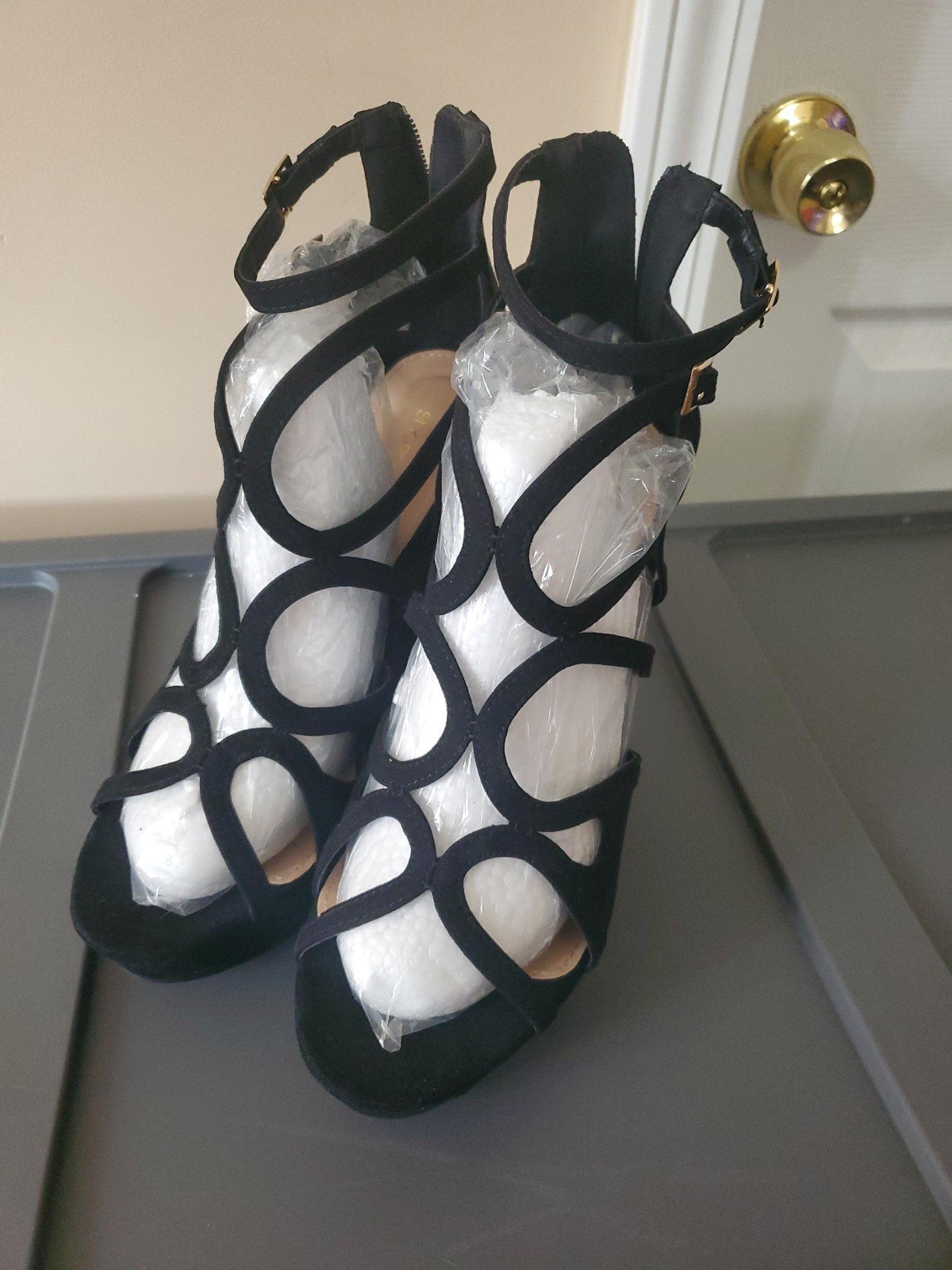 Shoedazzle high hill wedges/ platform, size 9.5 ,black color