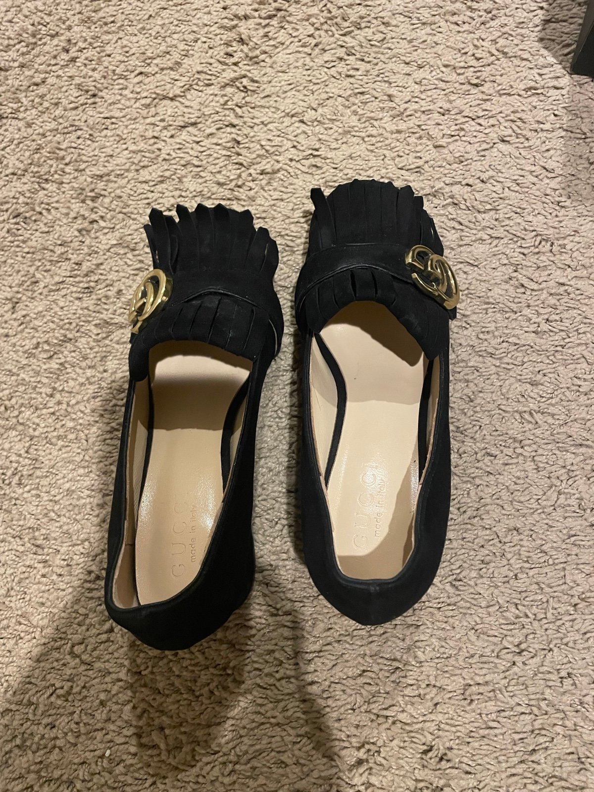 Gucci Women’s black velvet pumps 35 really good condition
