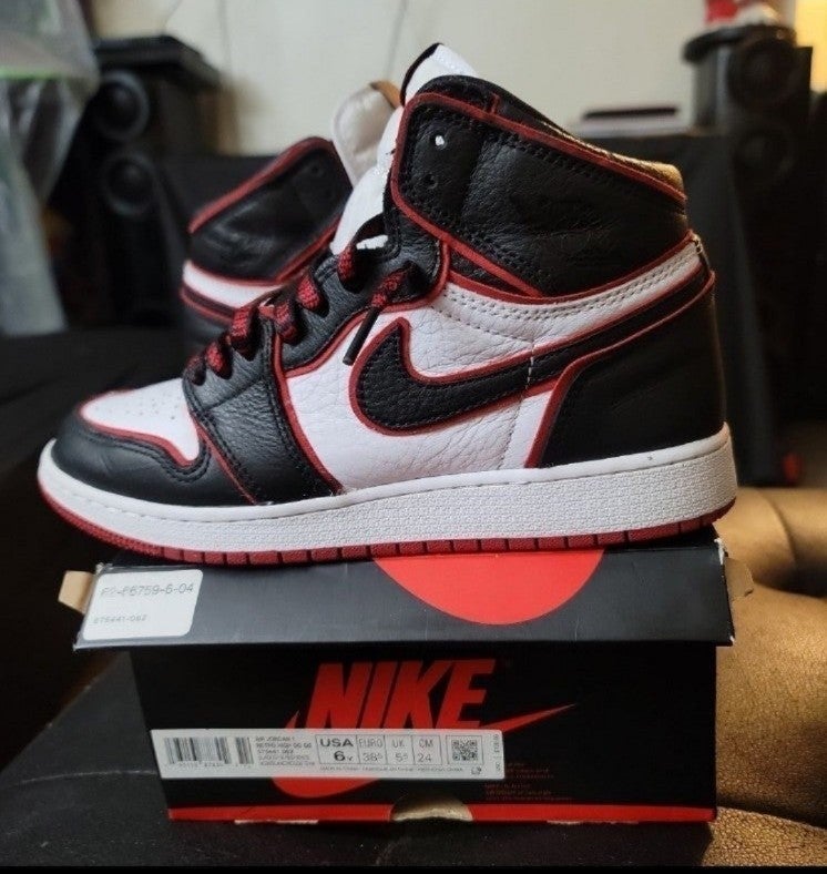 JORDAN 1 RETRO HIGH OG SNEAKERS SIZE 6Y GS