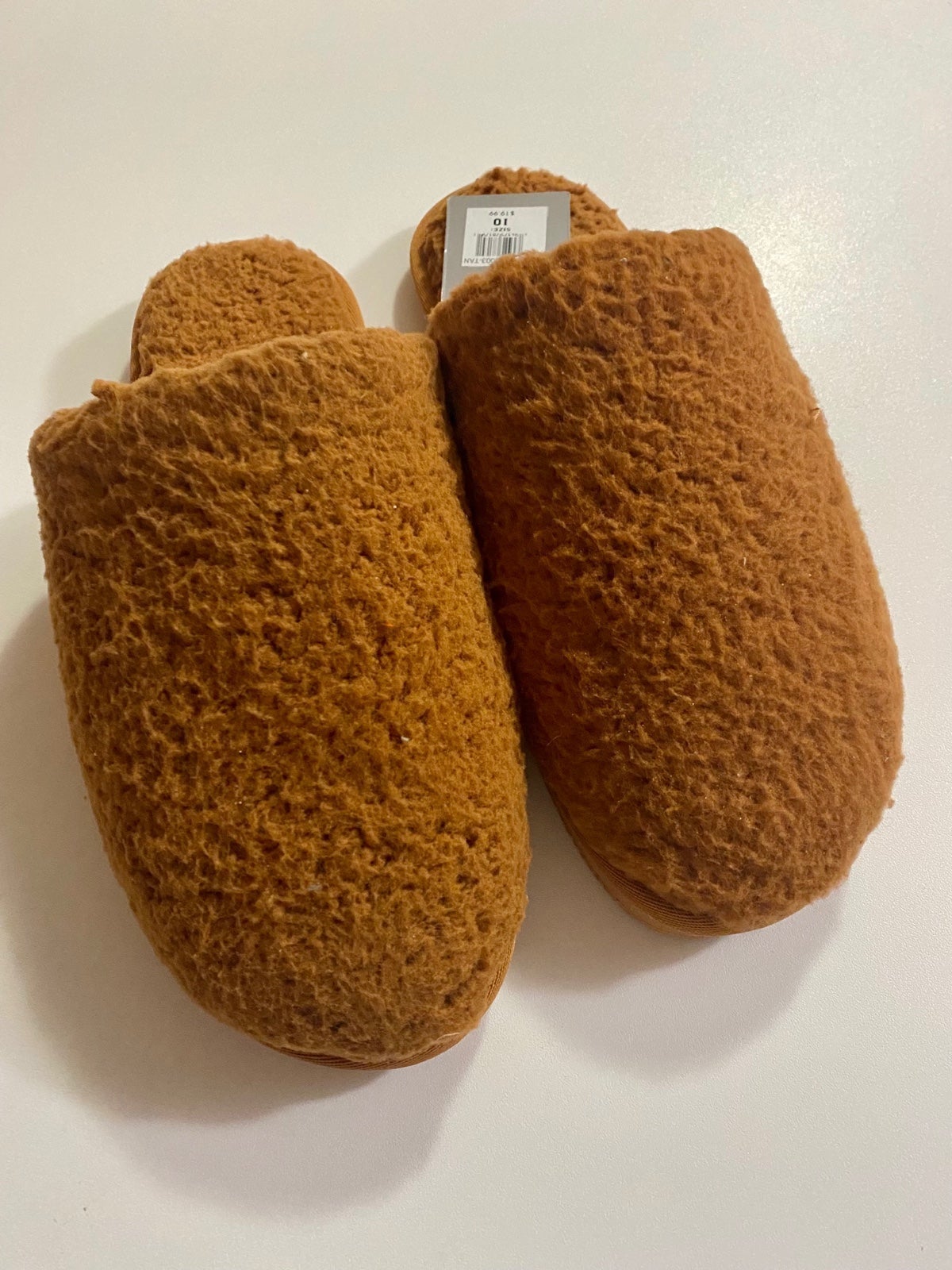 Men’s Mule Slippers size 10 new with tags (retail $20) Men’s Mule Slippers size 10 new with tags (retail $20)