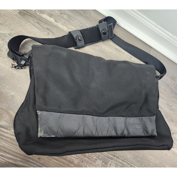 TUMI Leather Trim Bag Flap Messenger Crossbody Laptop Shoulder Nylon 4367D3