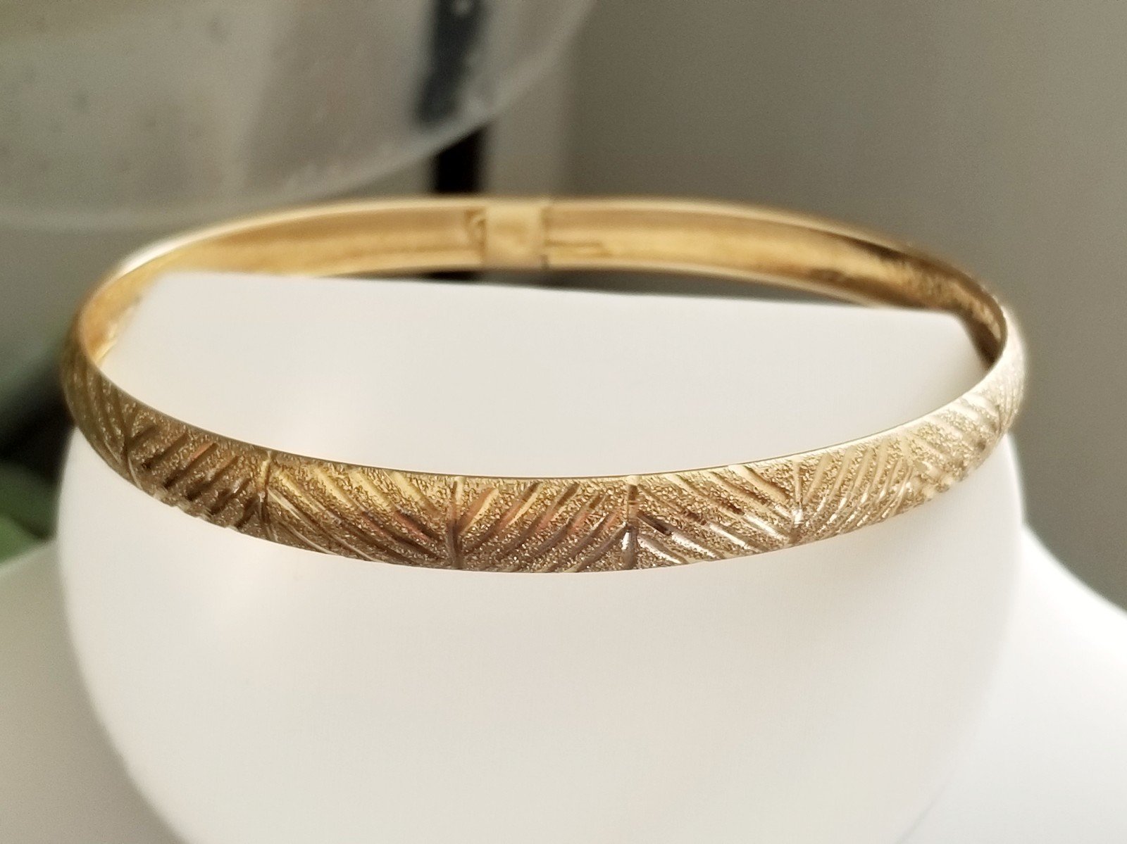 10K Gold Bangle Bracelet
