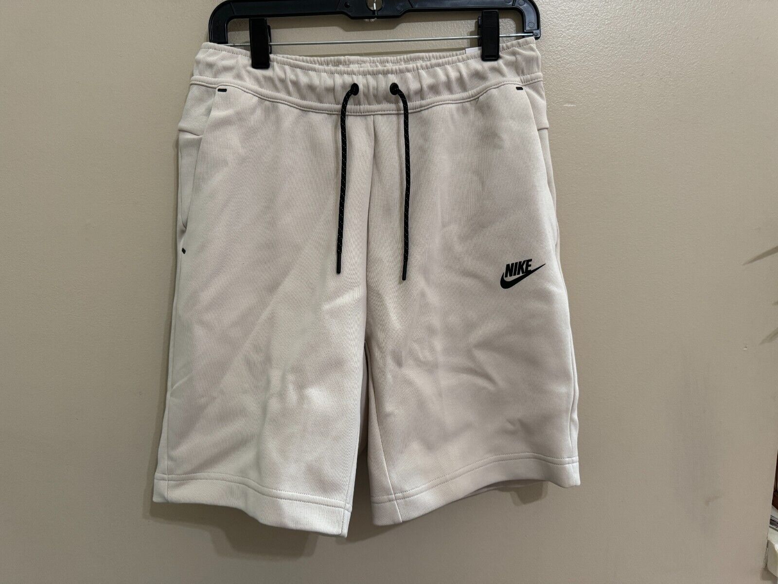 Nike Sportswear Tech Fleece Shorts Mens Size S Light Beige DV0539-104 NEW