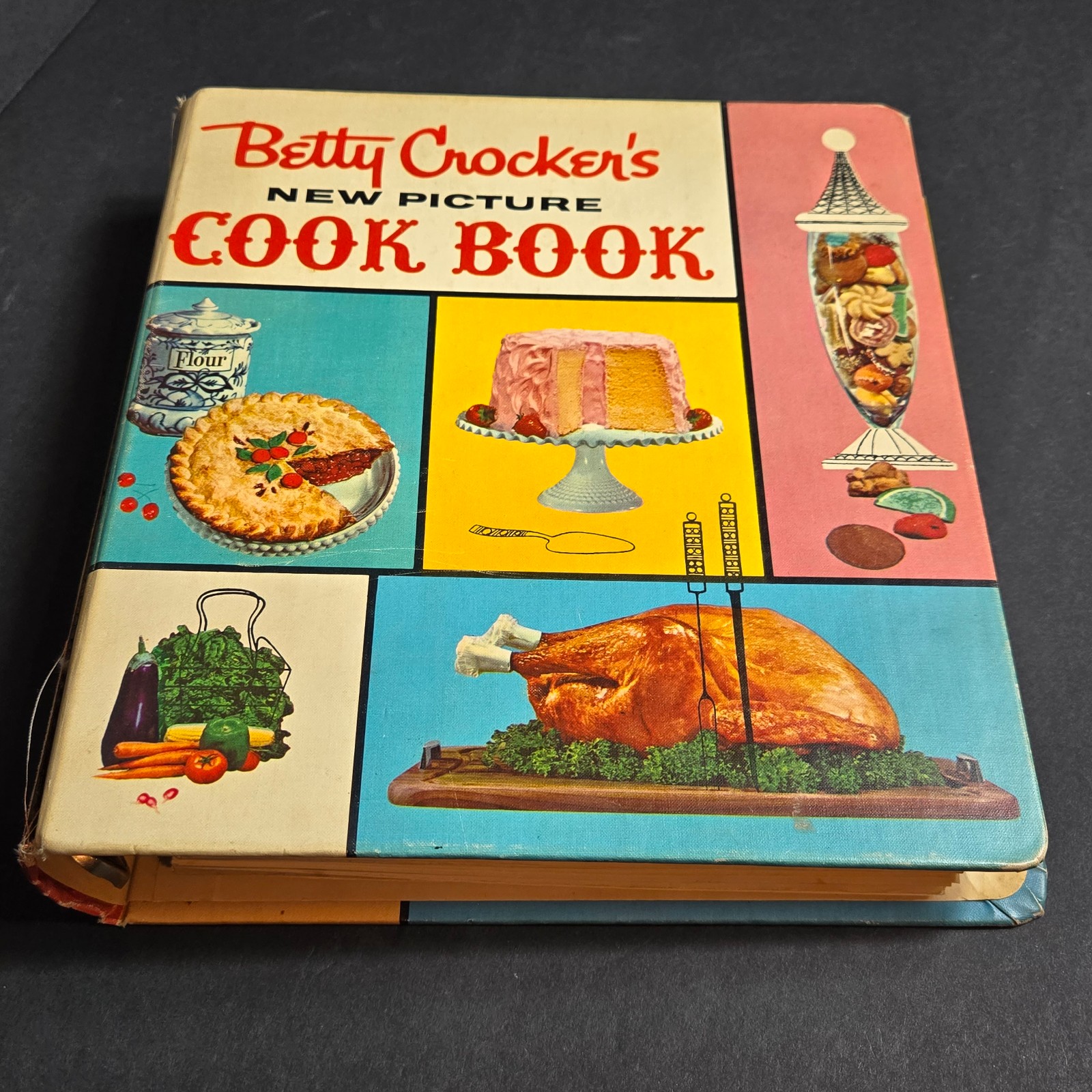Betty Crocker's New Picture Cook Book 1961 First Edition 4th Printing Ring Bound