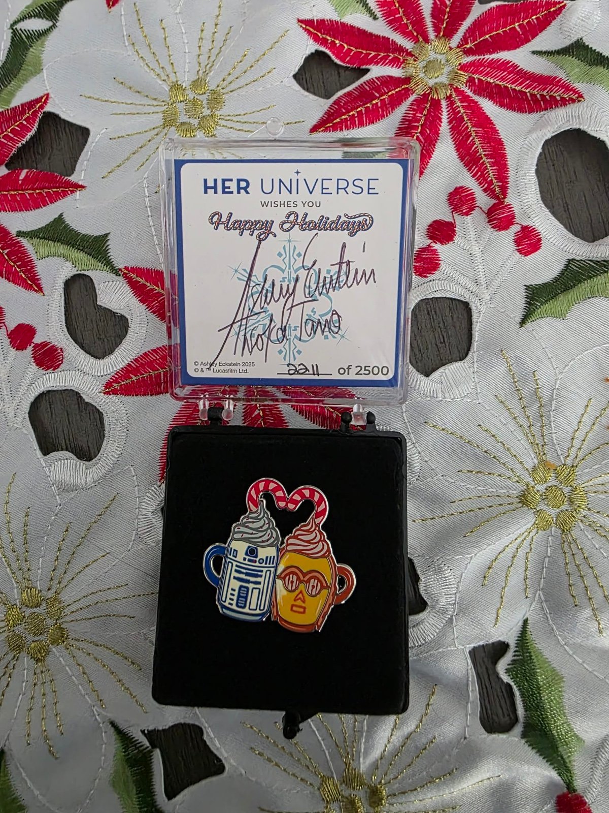 Her universe holiday pin