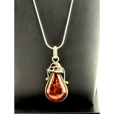 Vintage SS Valerio V8 Poland Amber Pendant Necklace