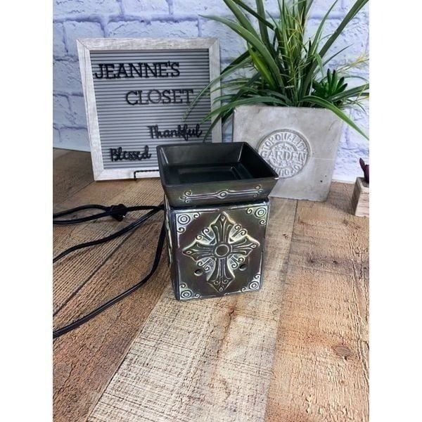 Scentsy DSW-HOPE Cross Full Size Wax Warmer