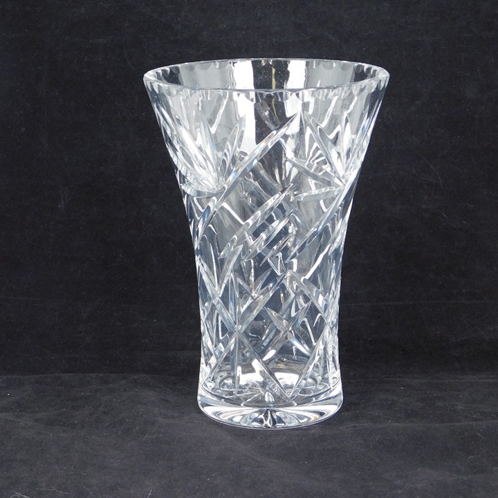 Elegant Cut Crystal Vase Fan Cut Thumbprint Rim Starburst Base 8.25 t 5.75 w
