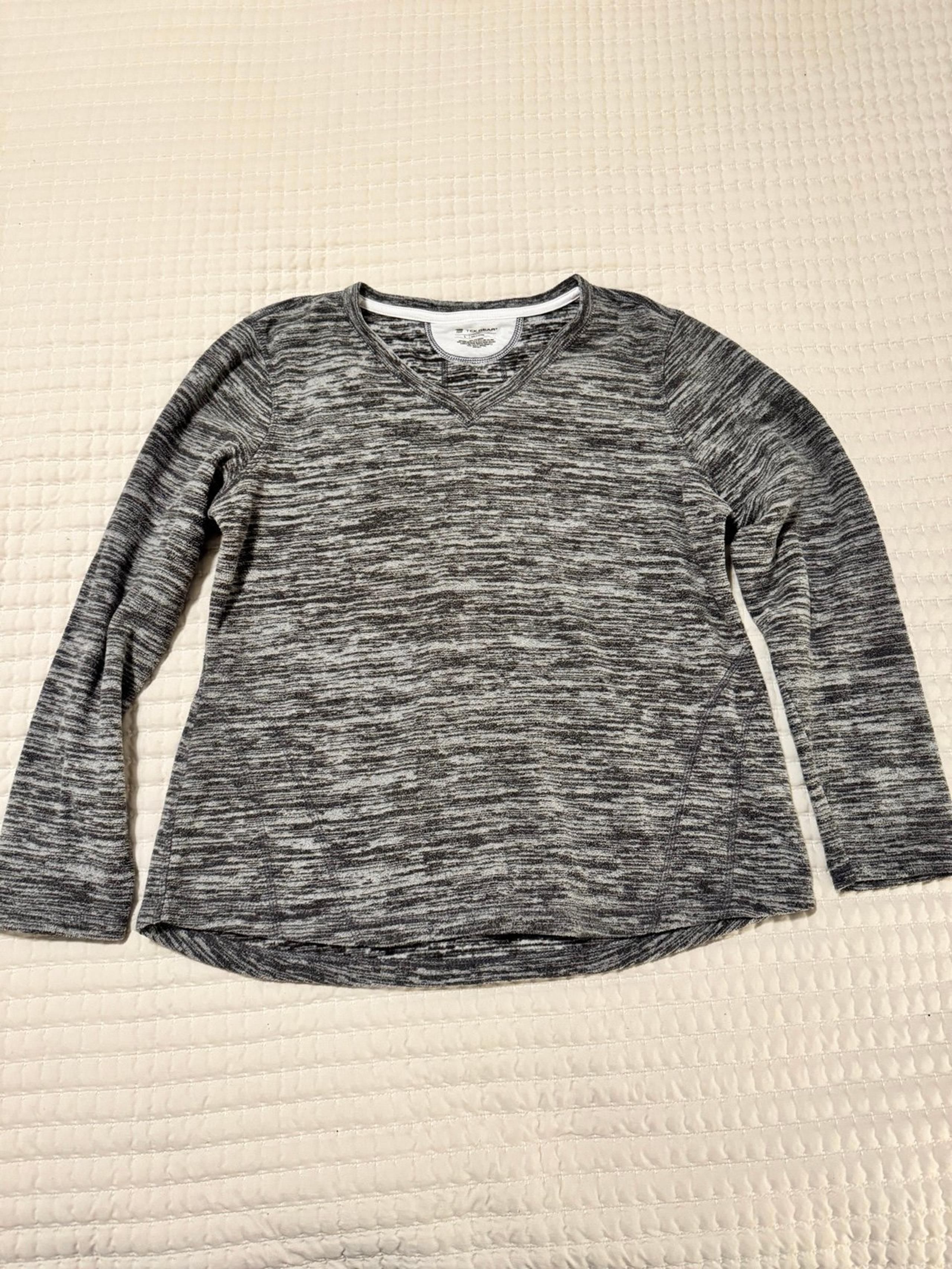 Womens Tek Gear Long Sleeve Athletic Shirt Black/White/Gray