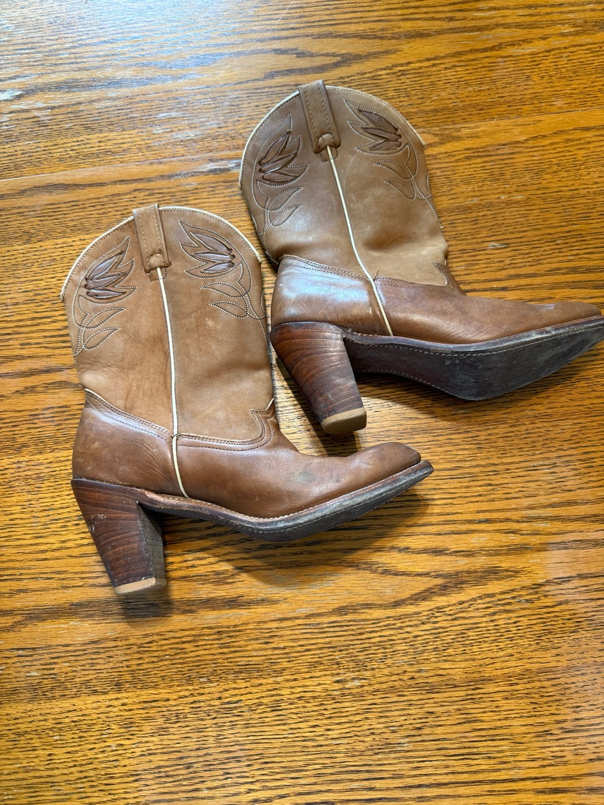 Vintage Acme Brown Leather Cowboy Boots Women's 9M Western Boho Chic Heeled