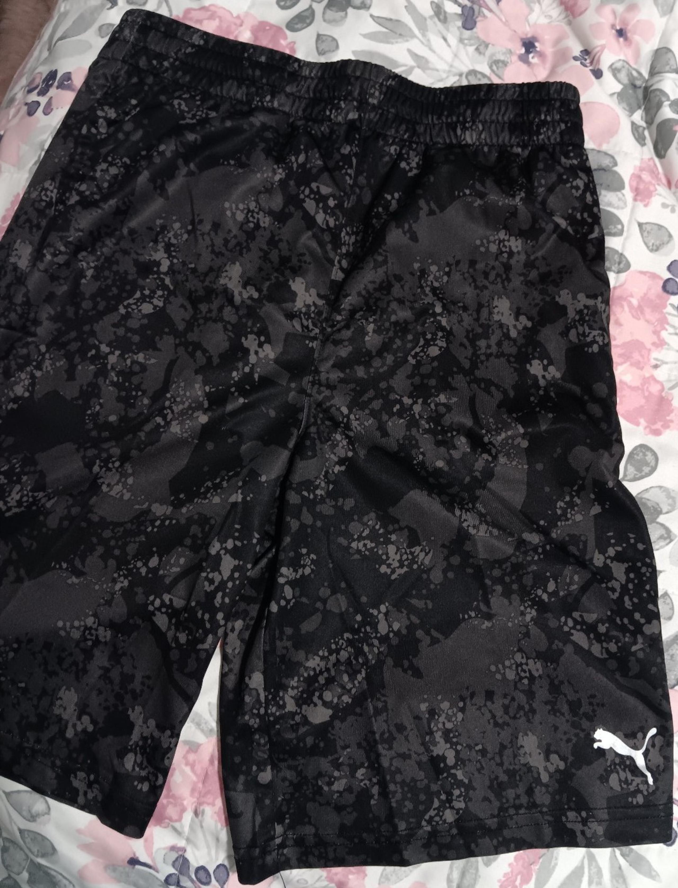 Boys Puma  black camo shorts size large 14/16