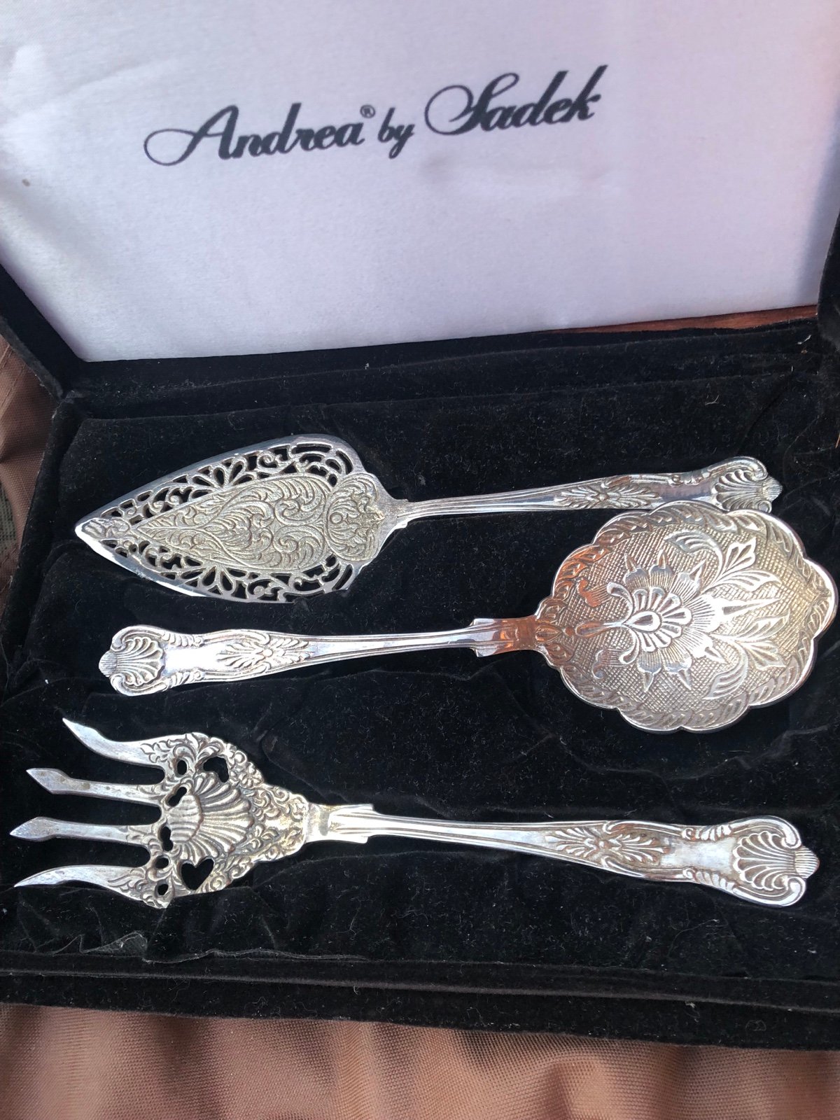 Andrea by Sadek serving pieces in faux velvet box