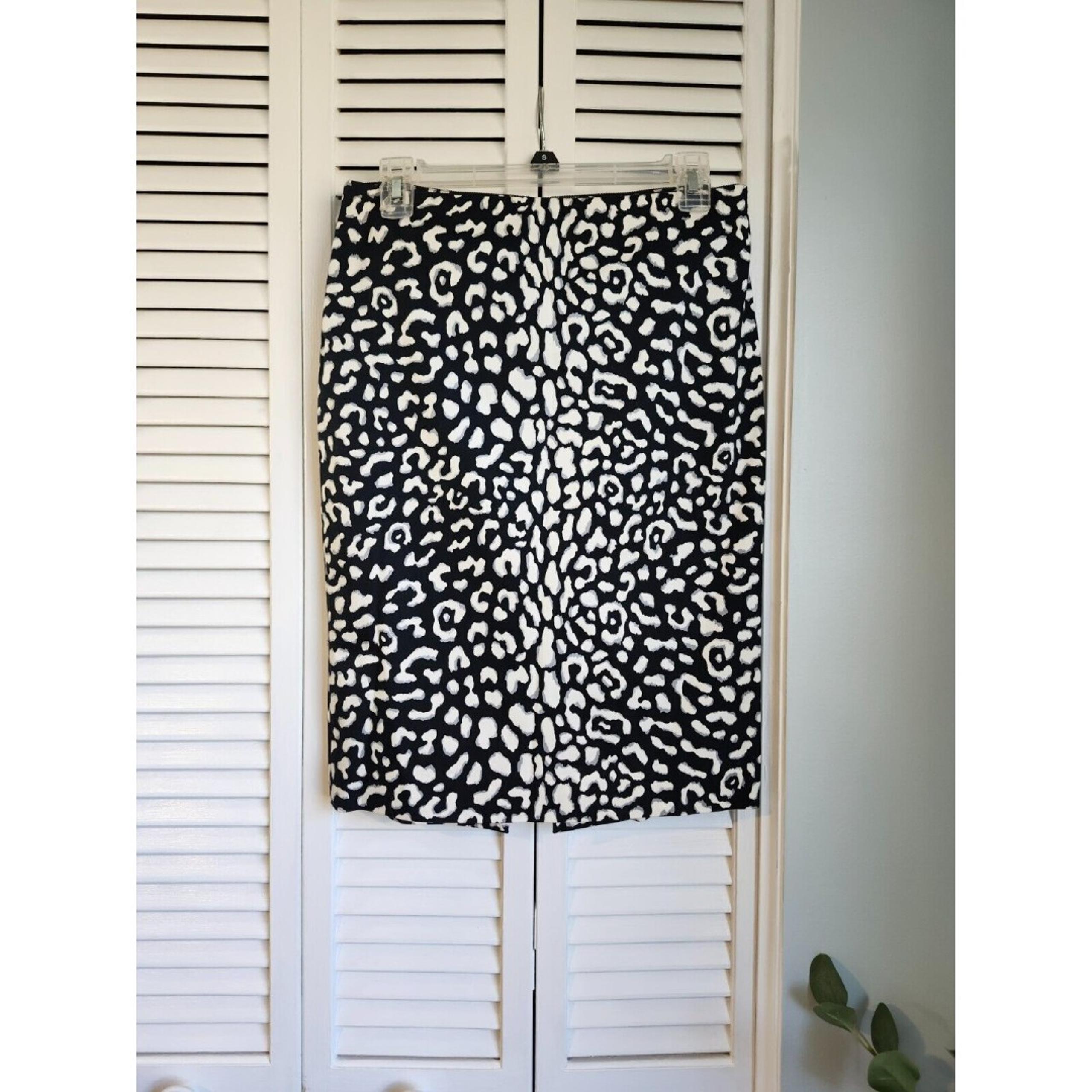 Leopard Print Skirt size 4 Black White WHBM
