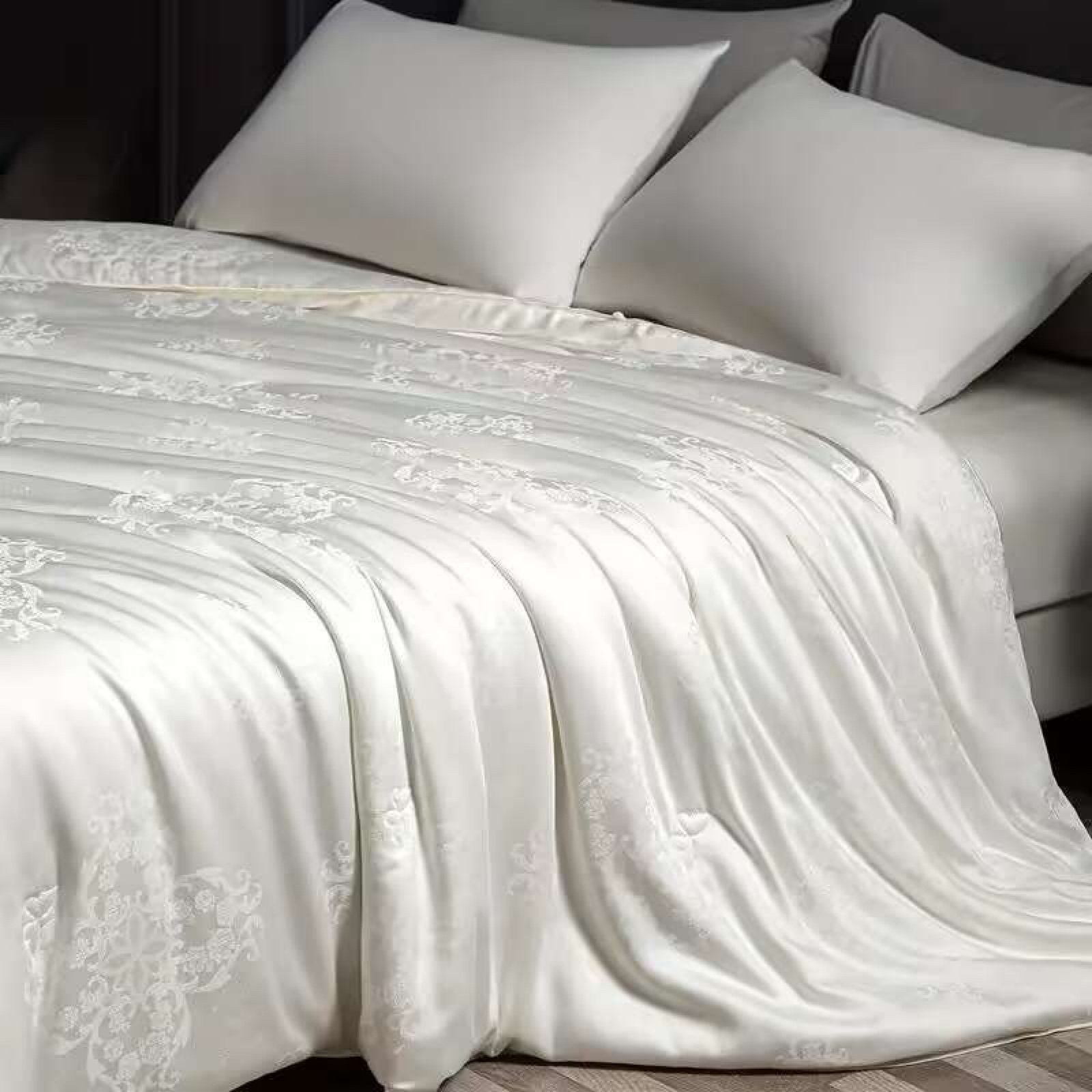 1 piece of silk quilt suitable for all seasons