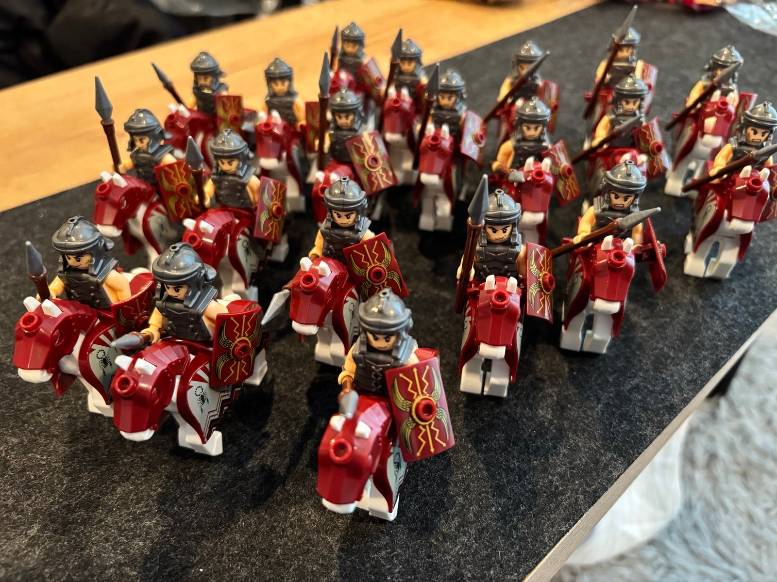 Roman cavalry soldier spearmen lot of 20 minifigures